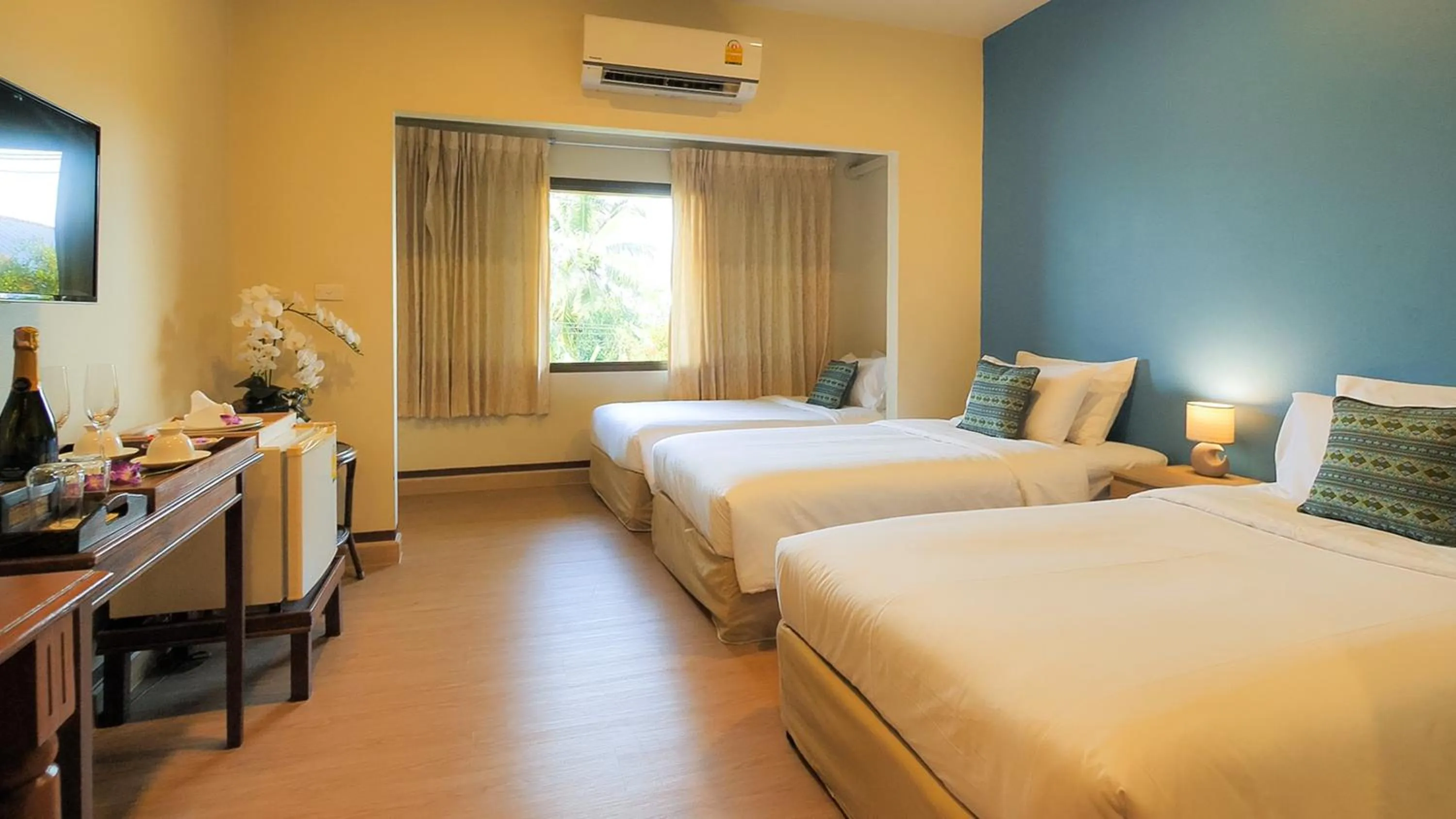 Bed in Siam Avari Hotel, Chiang Rai