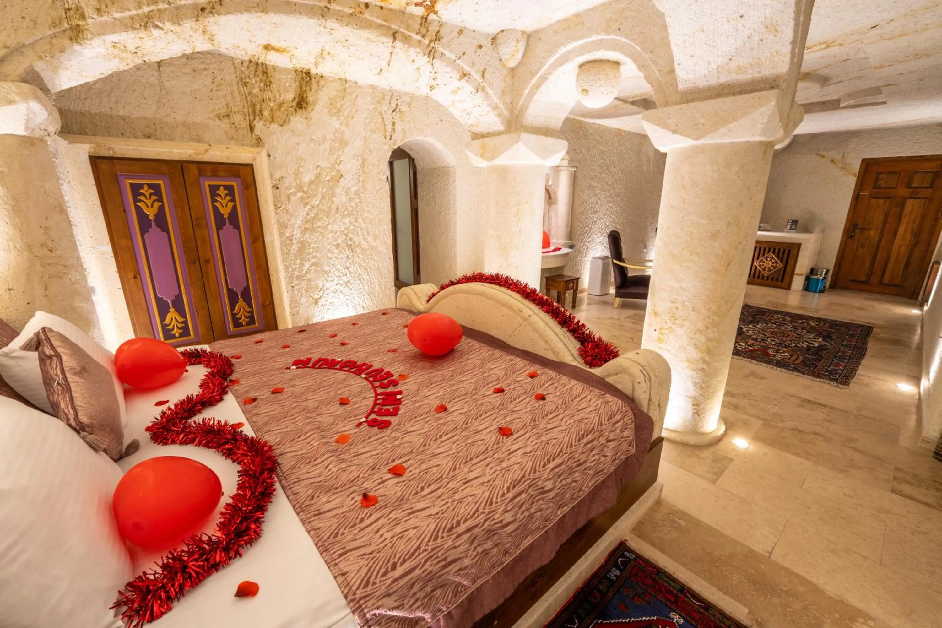 Bed in Cappadocia Sweet Cave