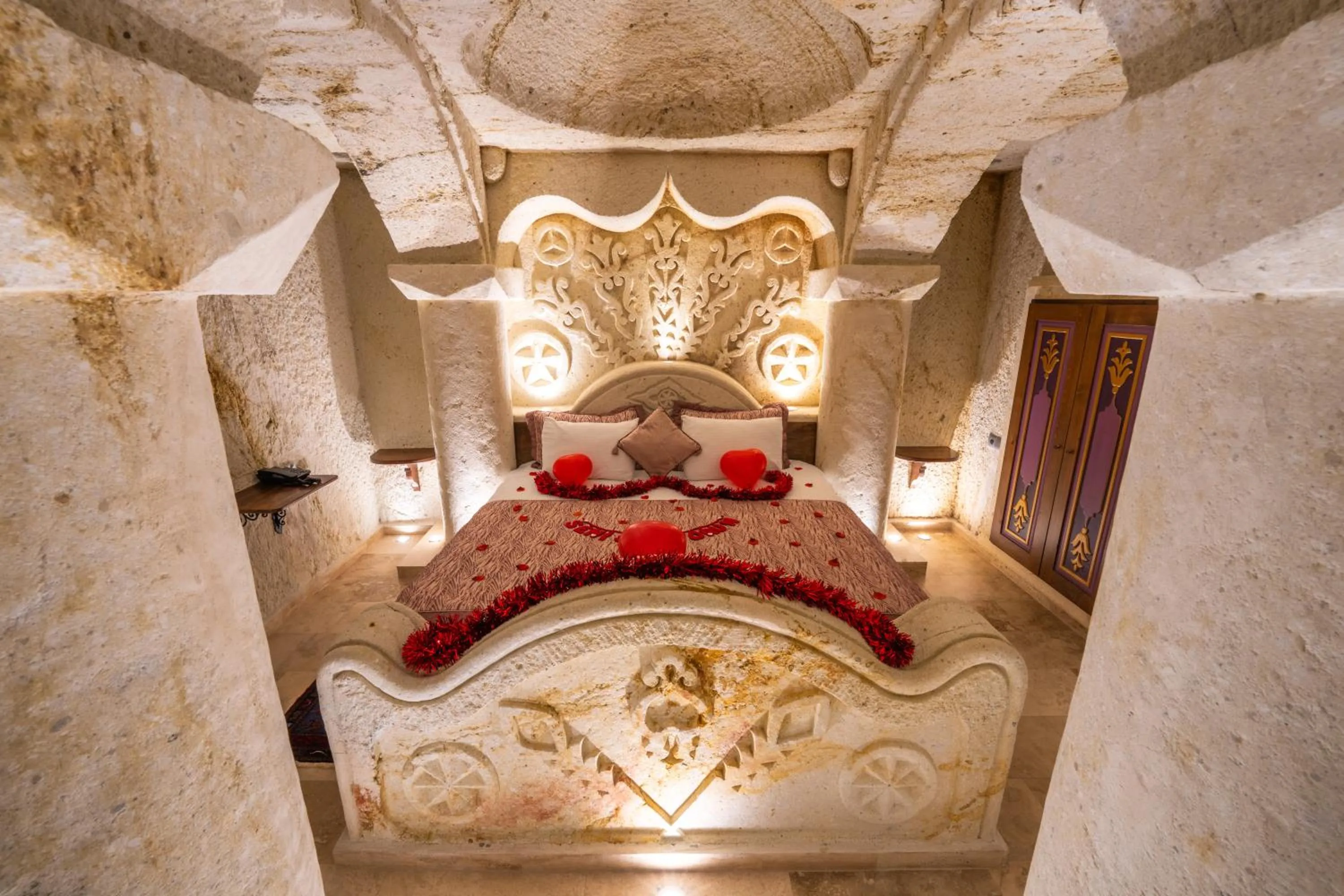 Bed in Cappadocia Sweet Cave