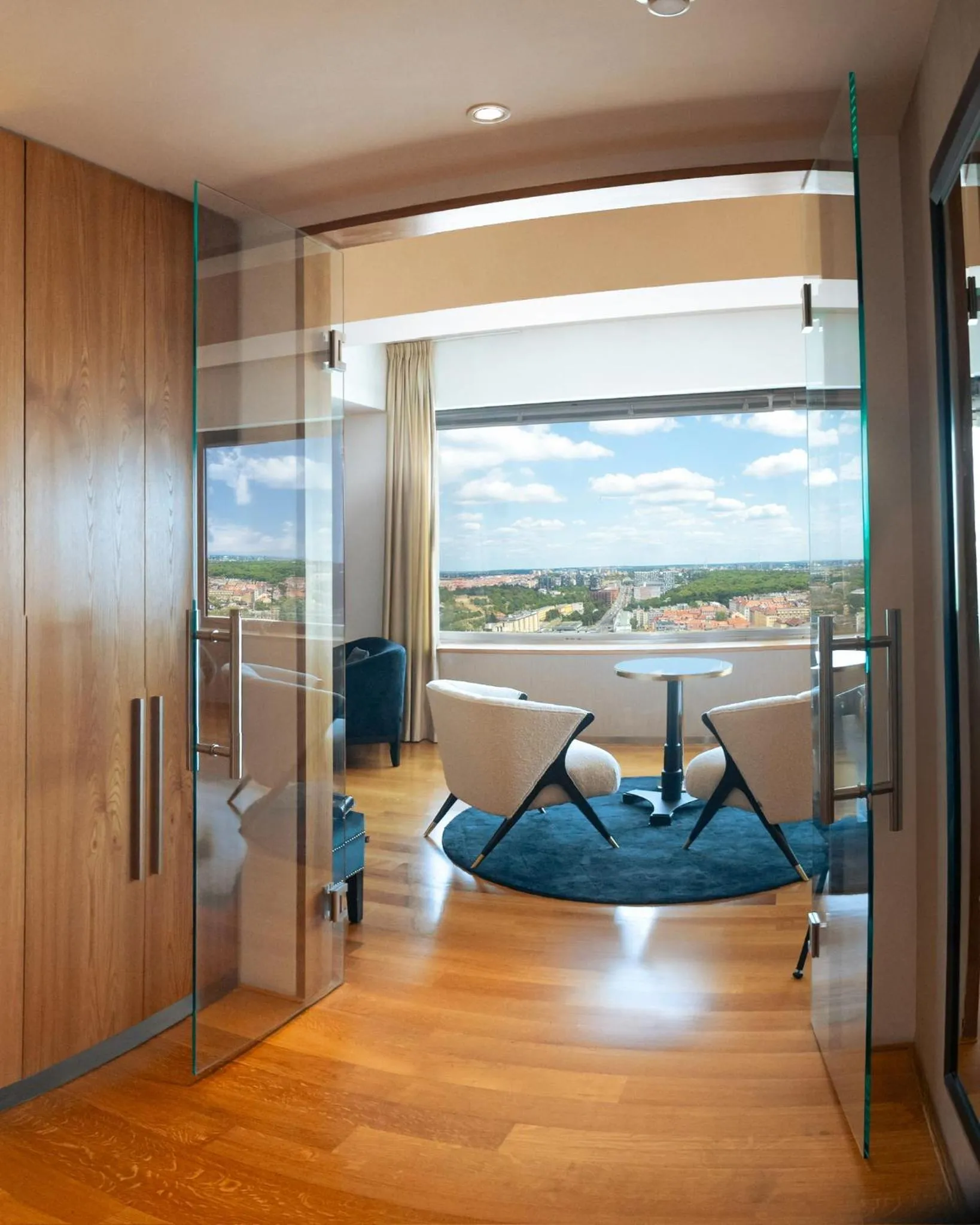 SKY SUITE HOTEL