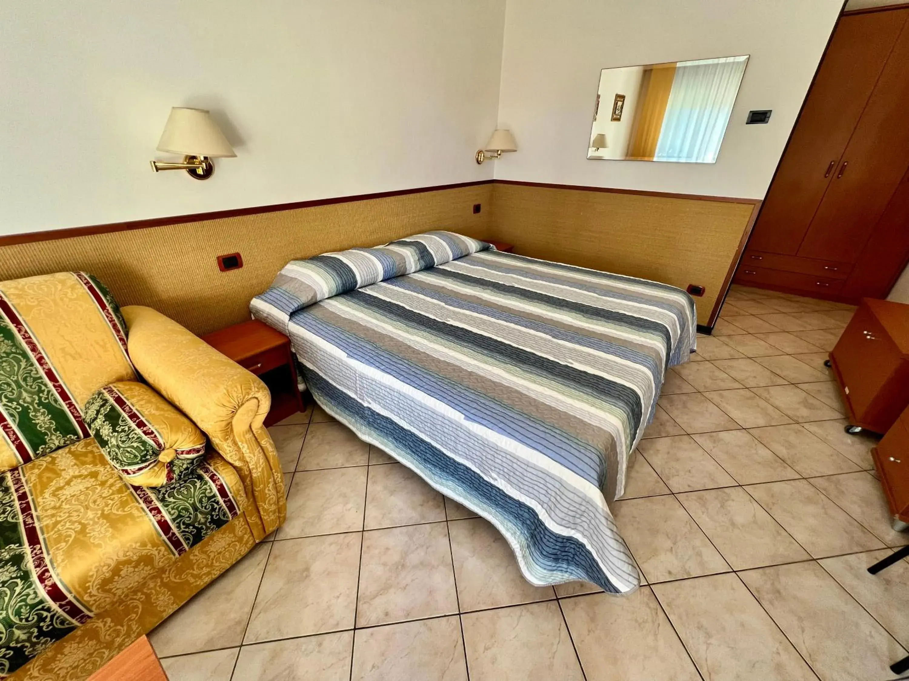 Large Double Room in Hotel Ca' Bianca da Paolino Large Double Room in Hotel Ca' Bianca da Paolino