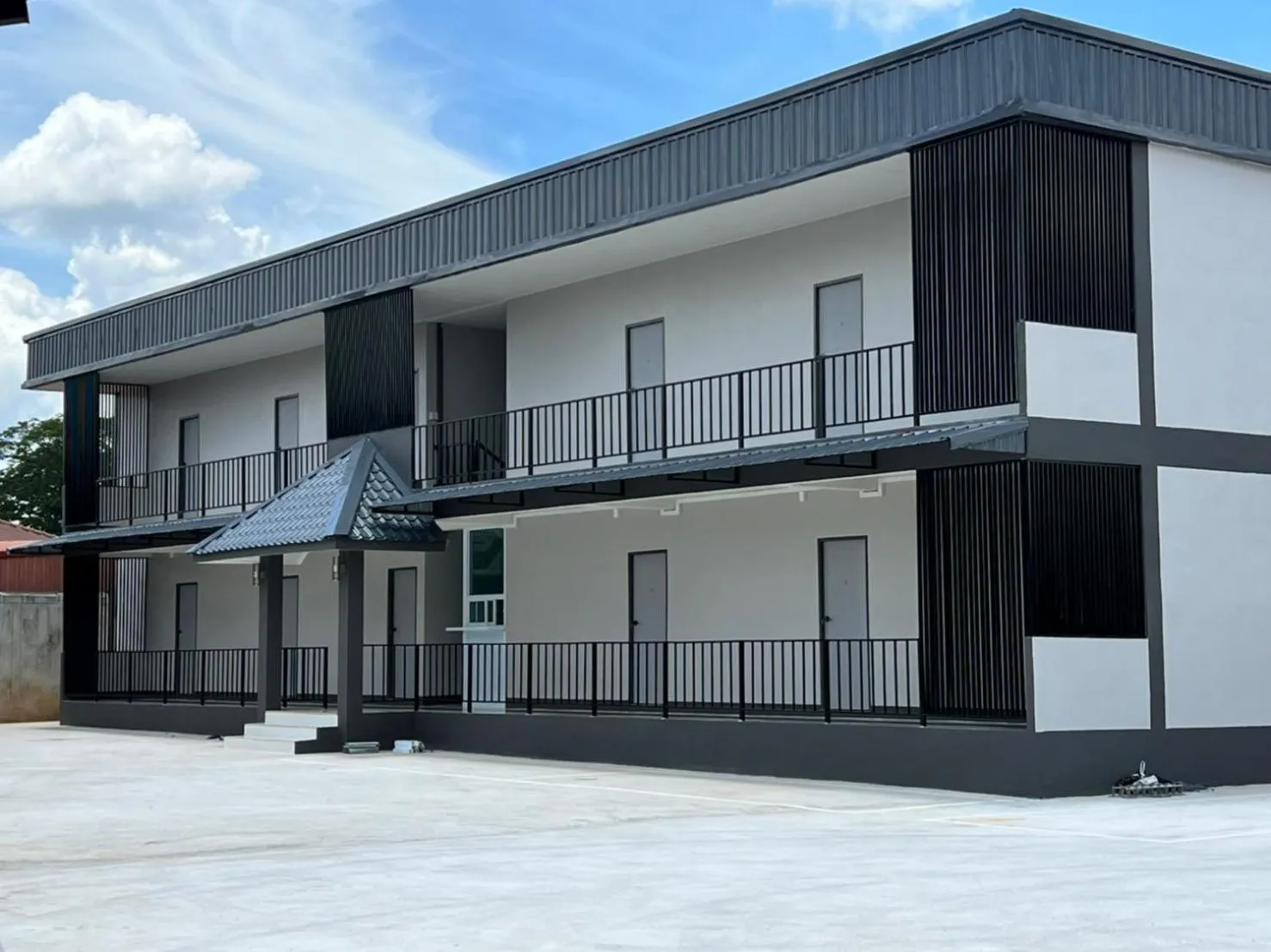 Property building in see-on place/สีอ่อนเพลส