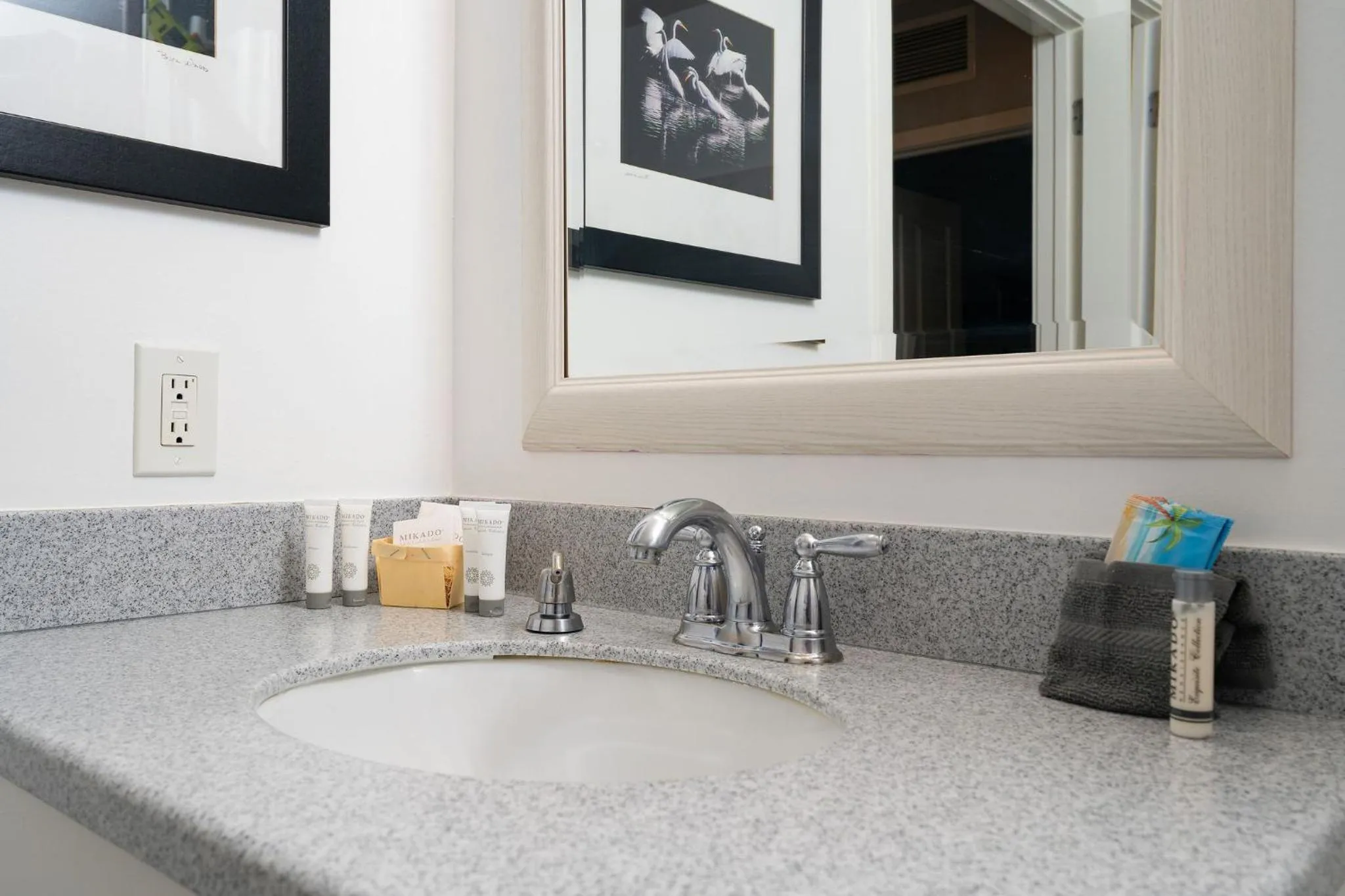 Harbour House at the Inn 207