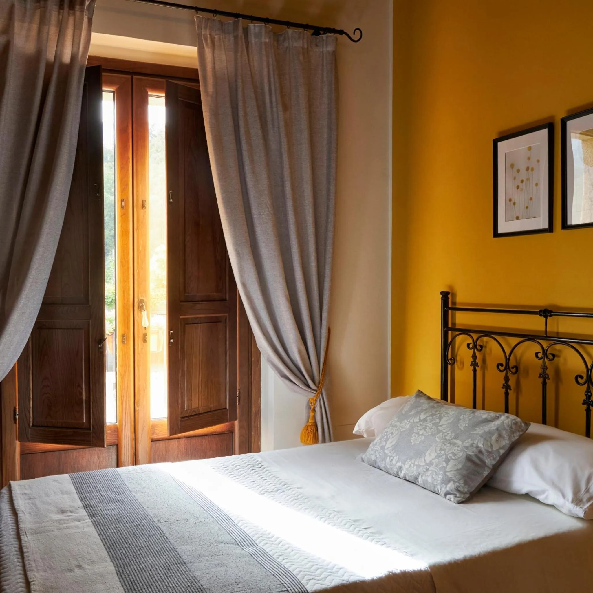 Photo of the whole room, Bed in Piana la Gatta