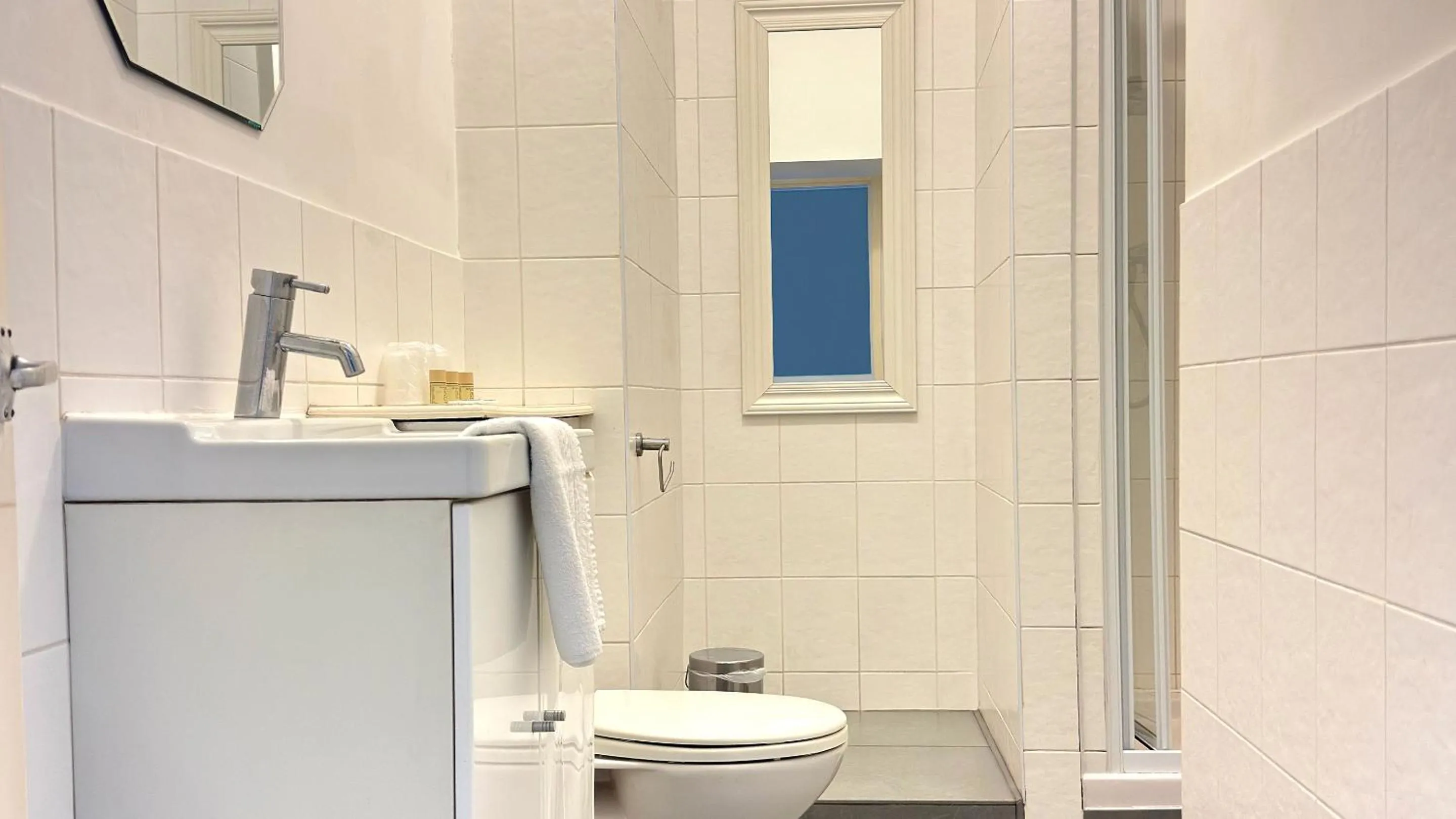 Bathroom in Lord Nelson Hotel by Compass Hospitality