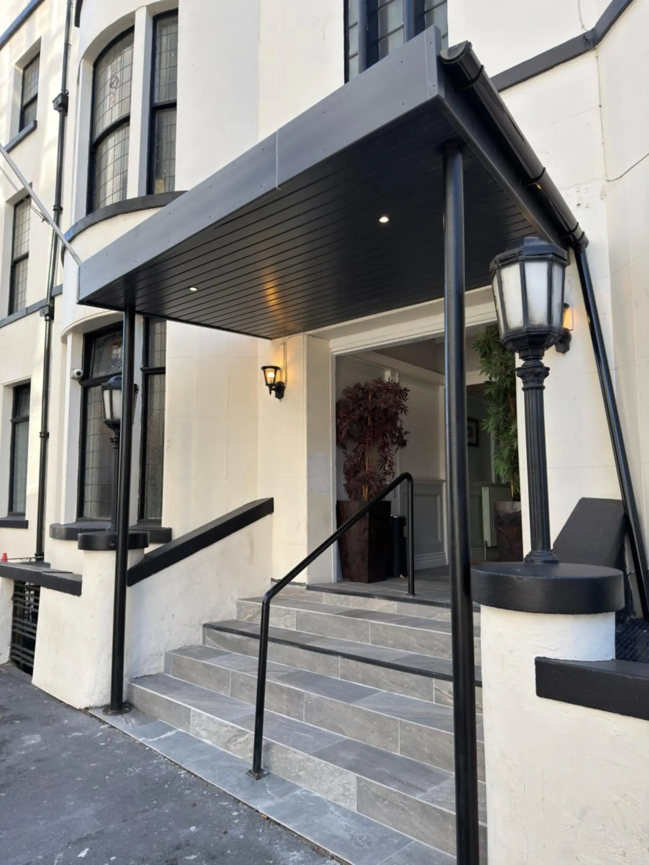 Facade/entrance in Lord Nelson Hotel by Compass Hospitality Facade/entrance in Lord Nelson Hotel by Compass Hospitality