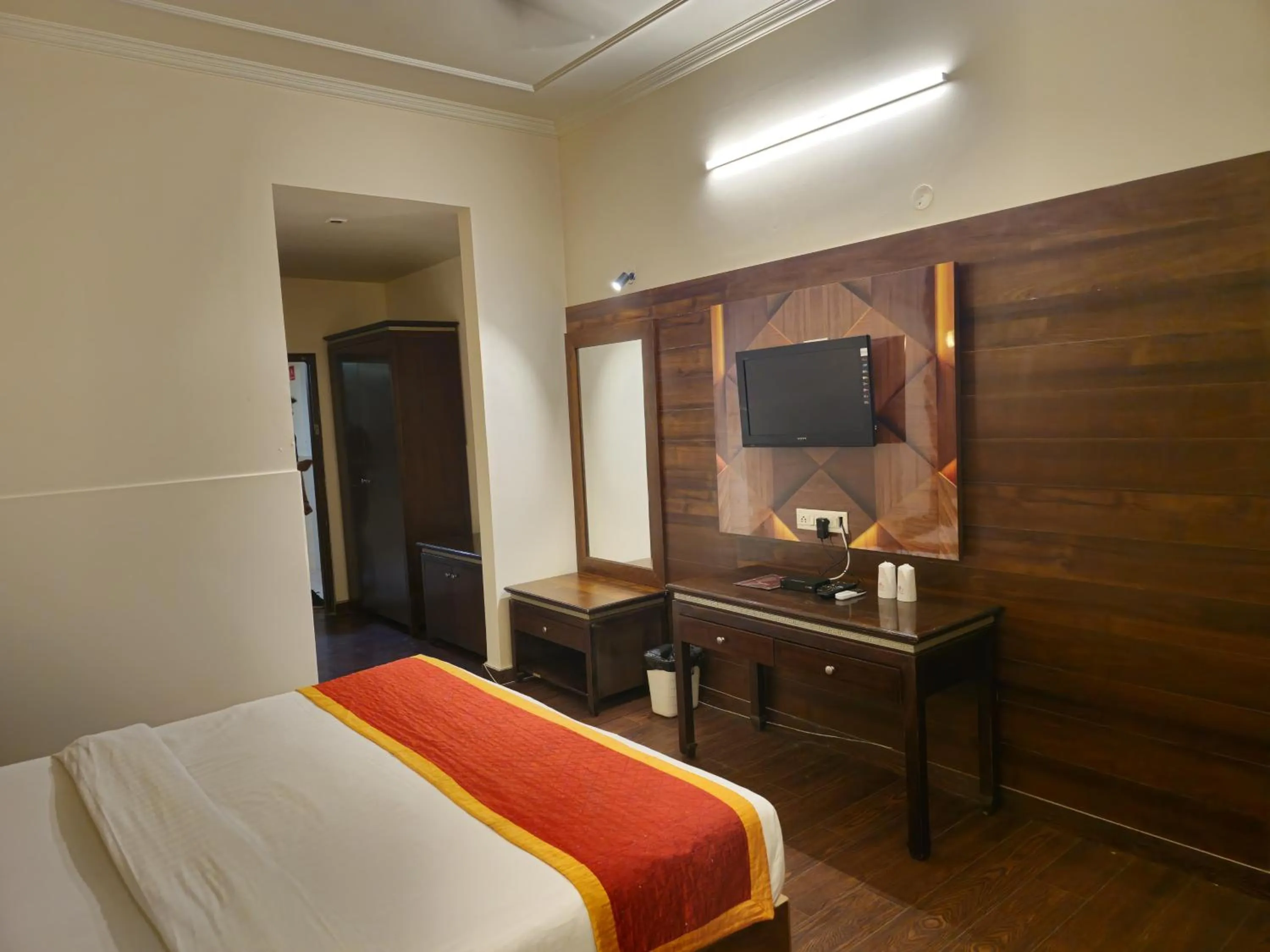 Bedroom, Bed in Hotel Prime Safari