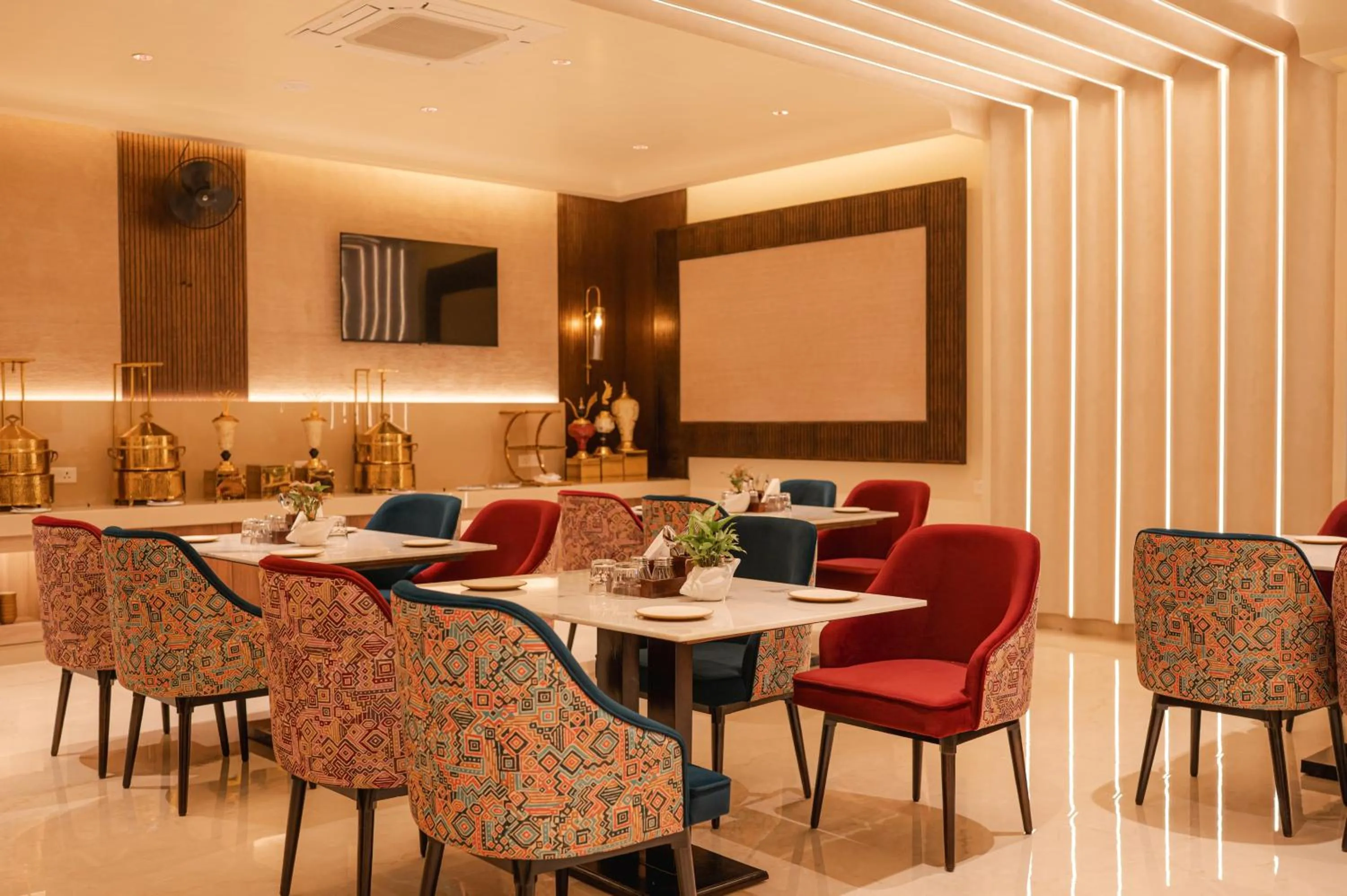 Restaurant/places to eat in Hotel Prime Safari