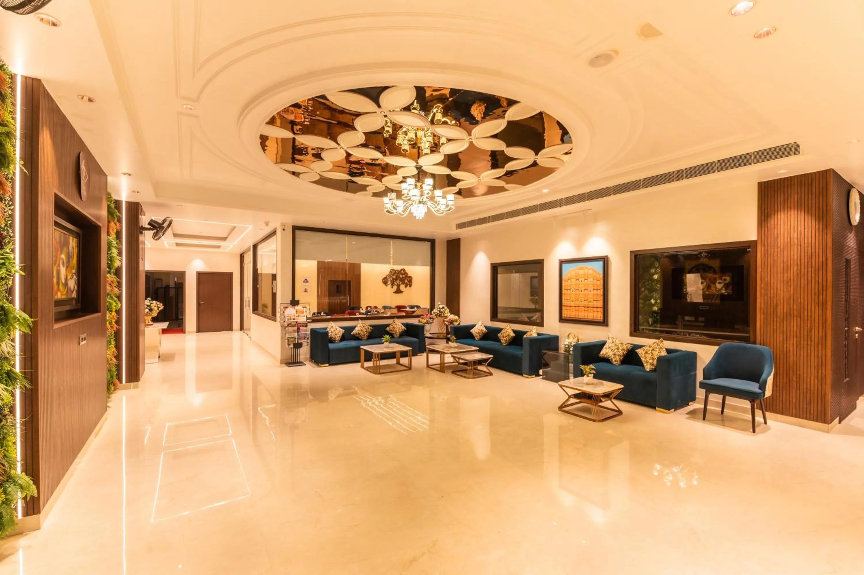 Lobby or reception in Hotel Prime Safari