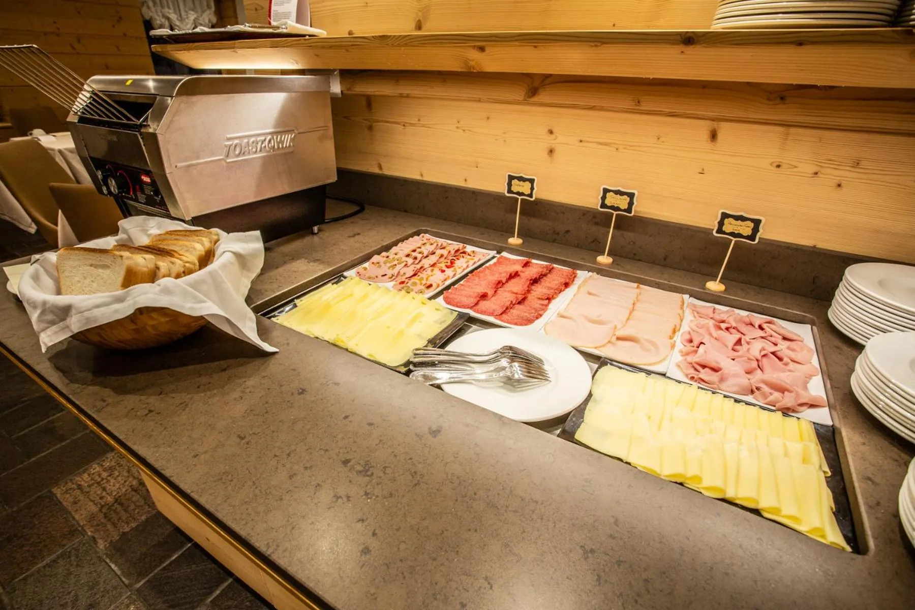 Restaurant/places to eat in Sertorelli Sporthotel