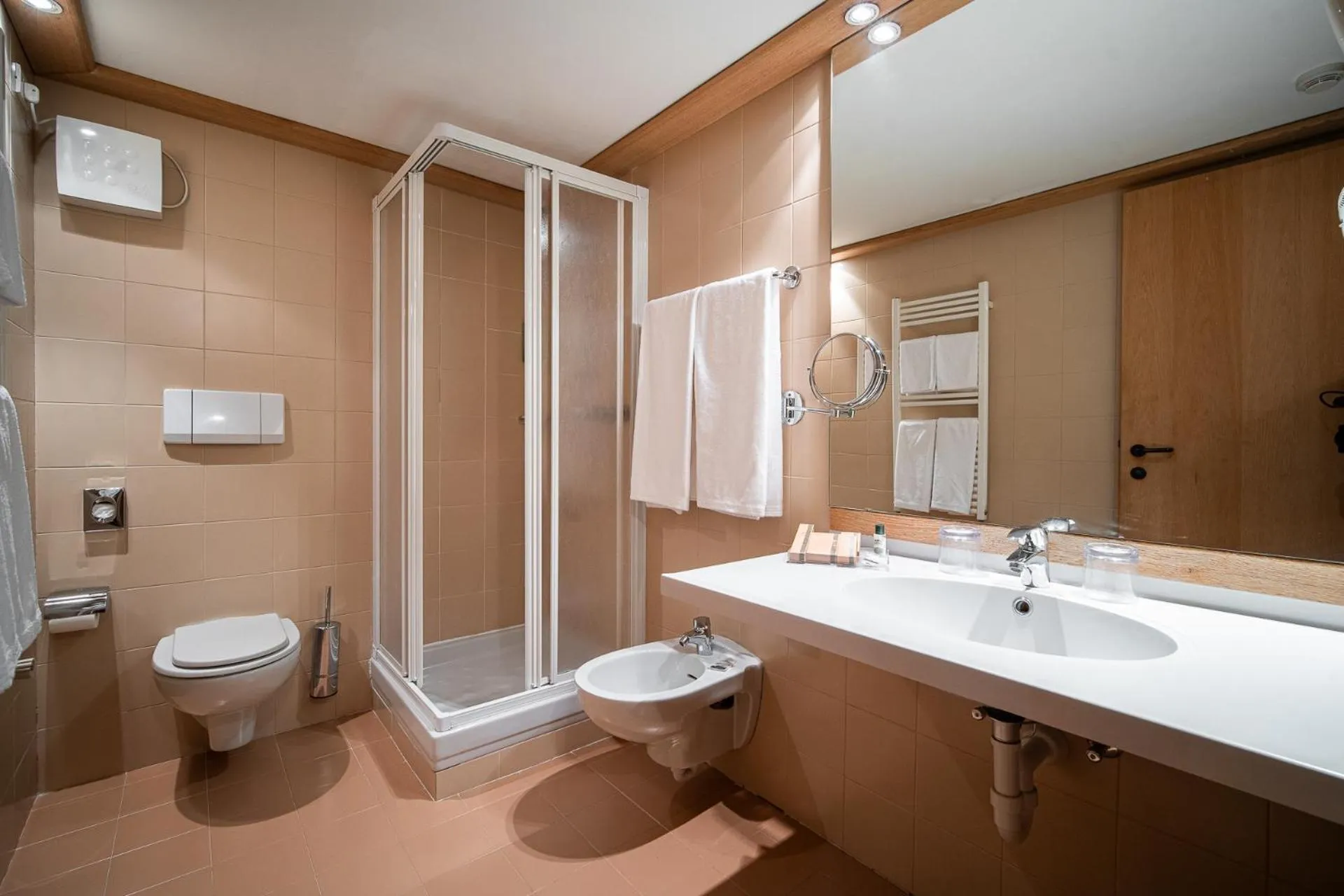 Bathroom in Sertorelli Sporthotel