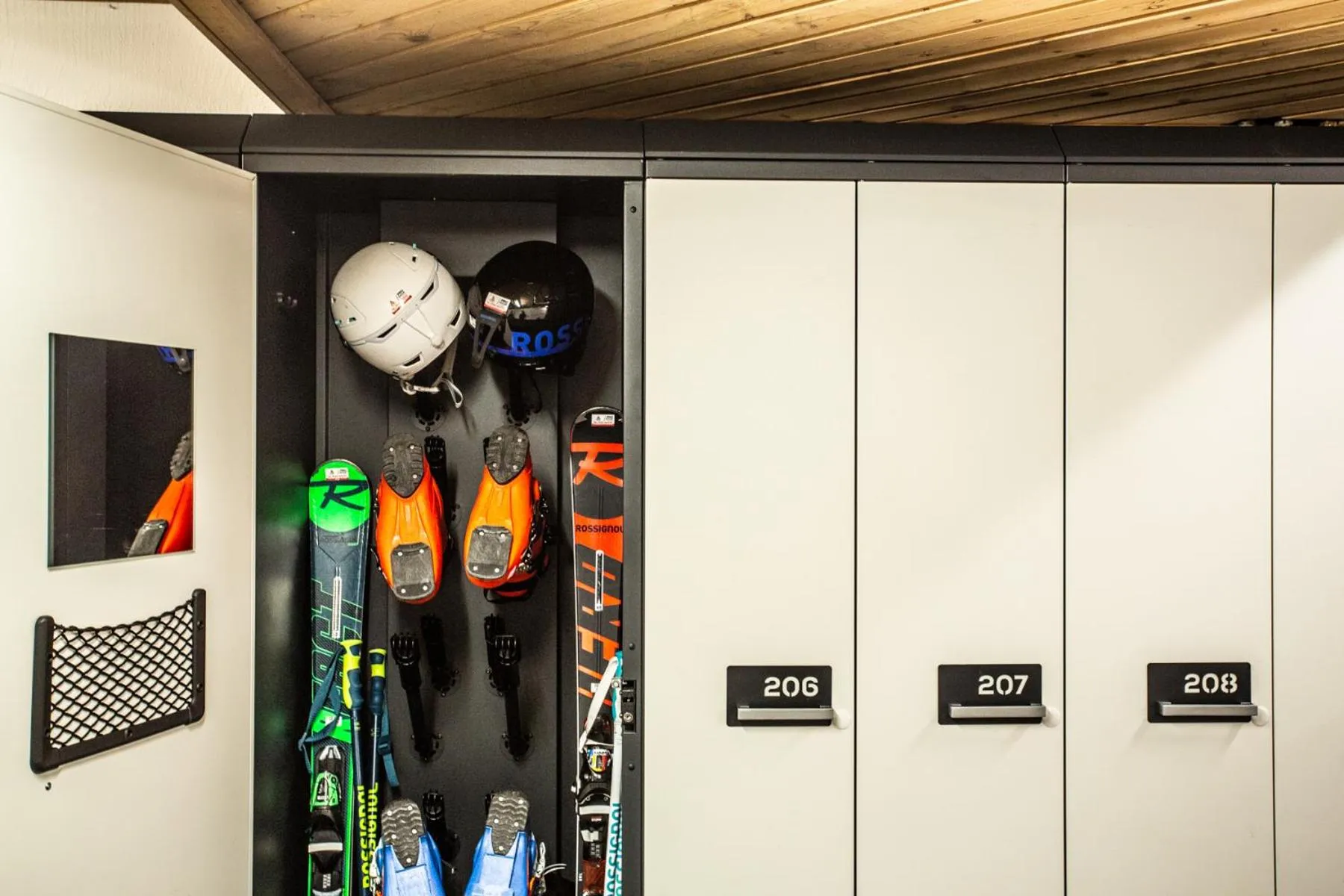 Skiing in Sertorelli Sporthotel