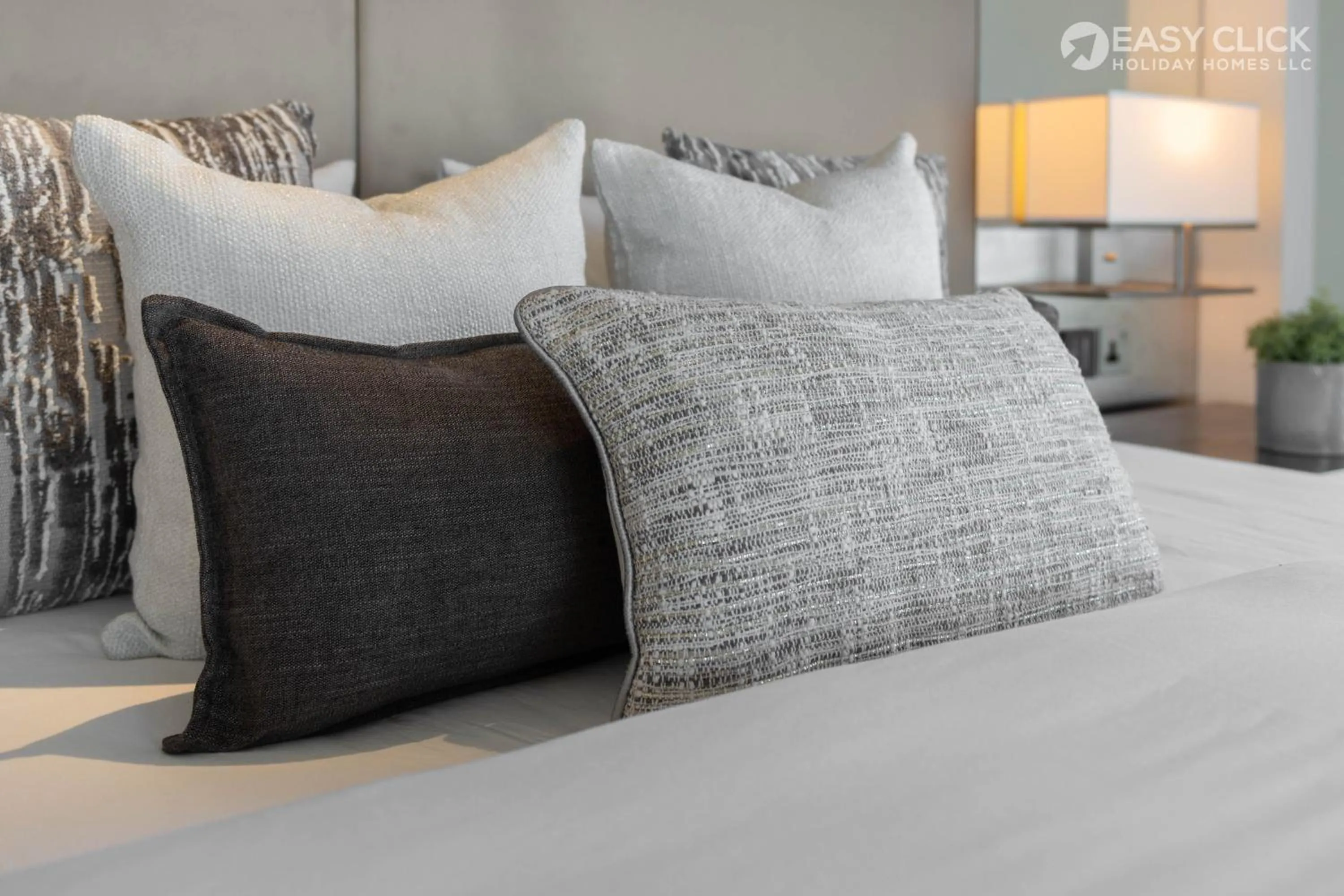 Bed in Easy Click - Creek Heights Residences 2 Bed Apartment 5 Star