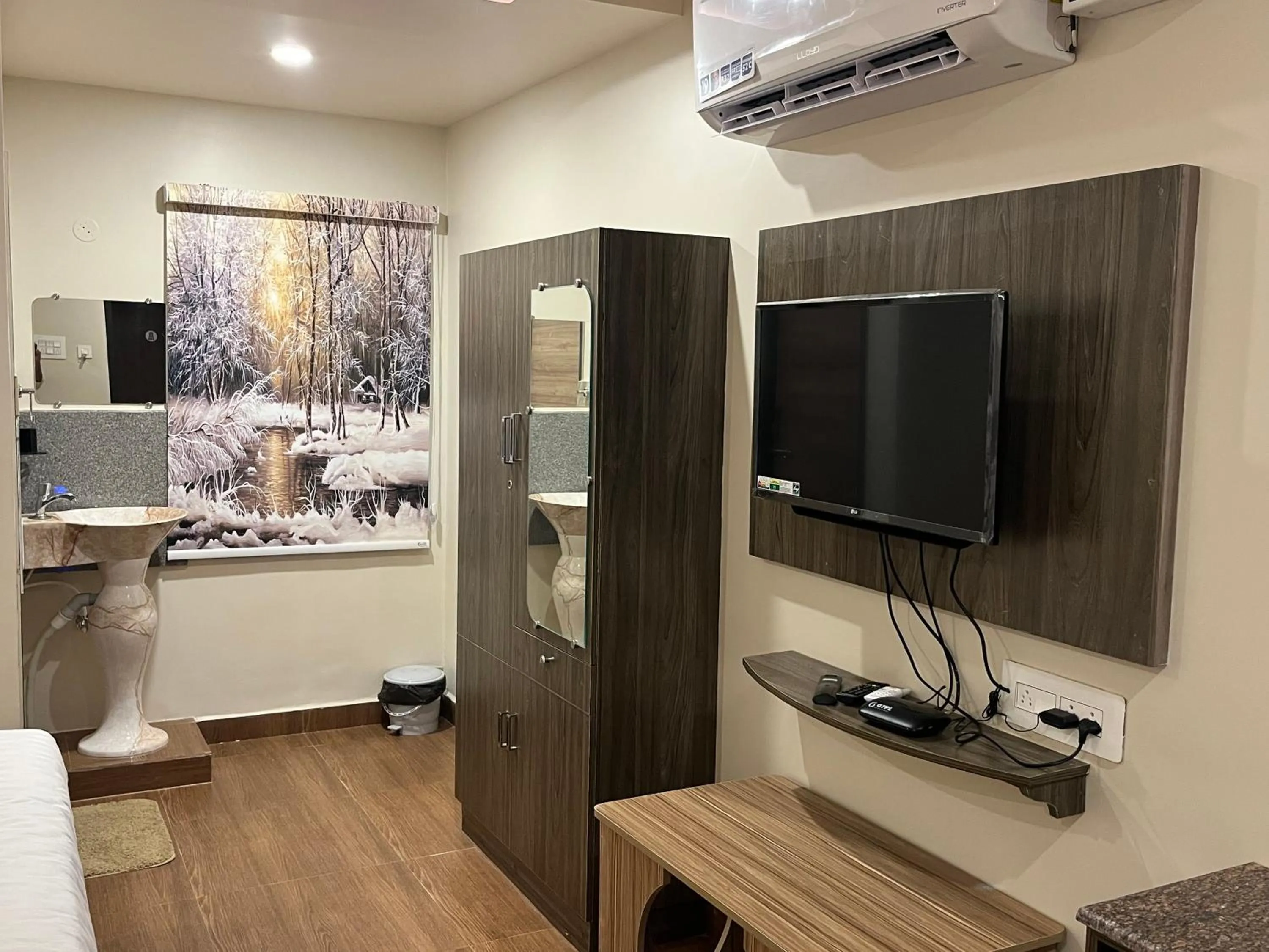 TV and multimedia in DLR GRAND