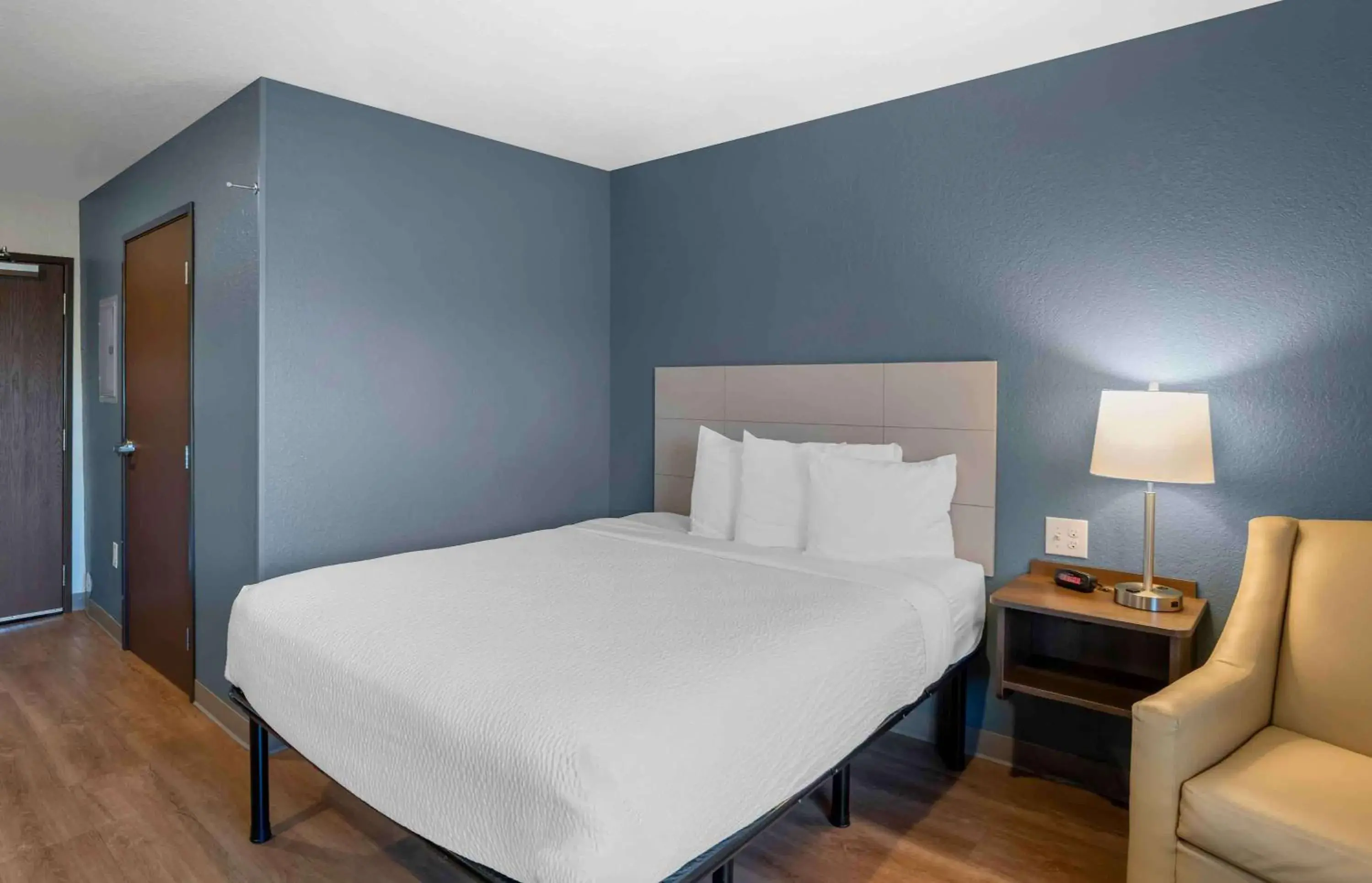 Bedroom, Bed in Extended Stay America Suites - Charlotte - Northlake