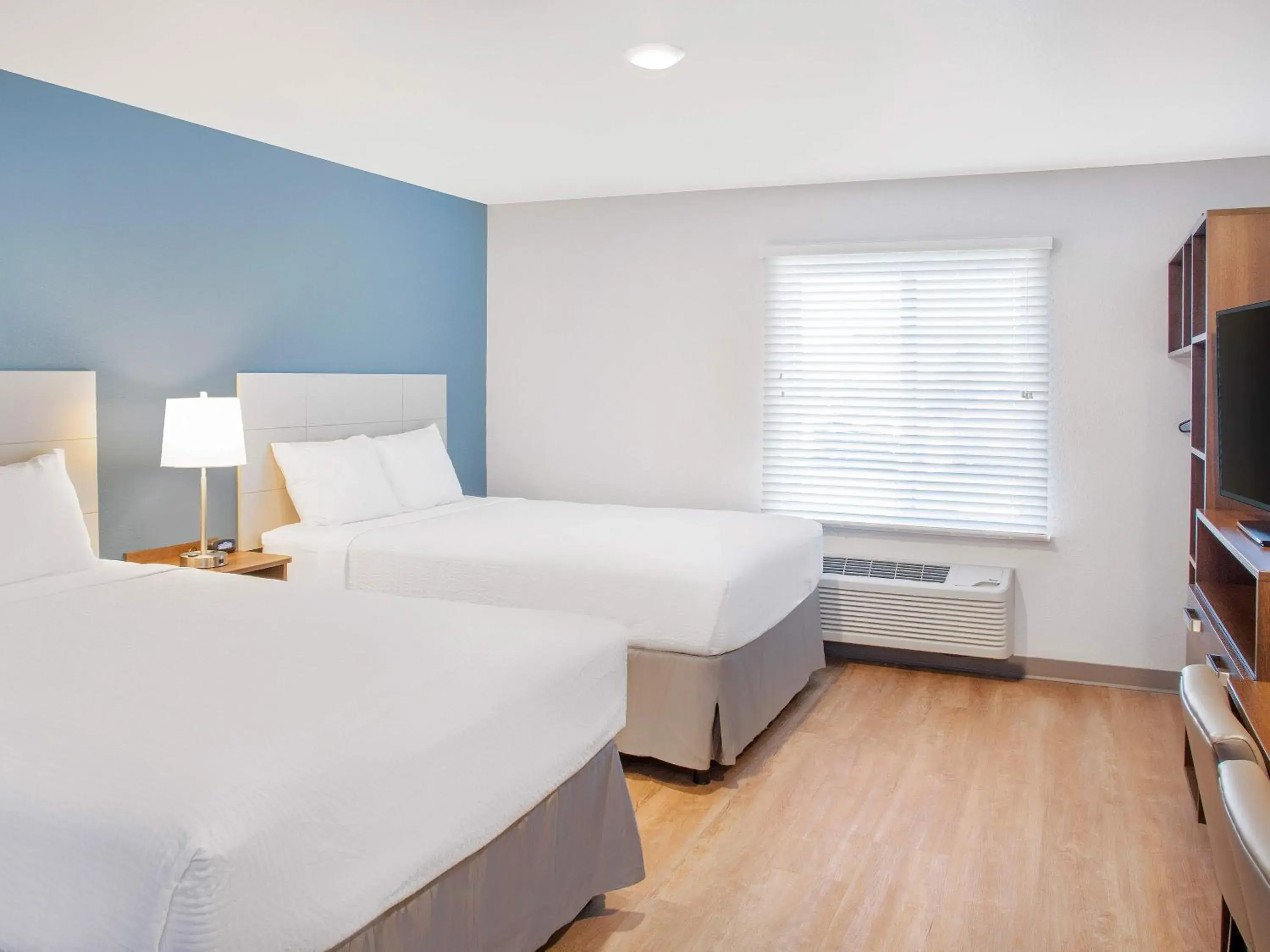 Bed in Extended Stay America Suites - Charlotte - Northlake