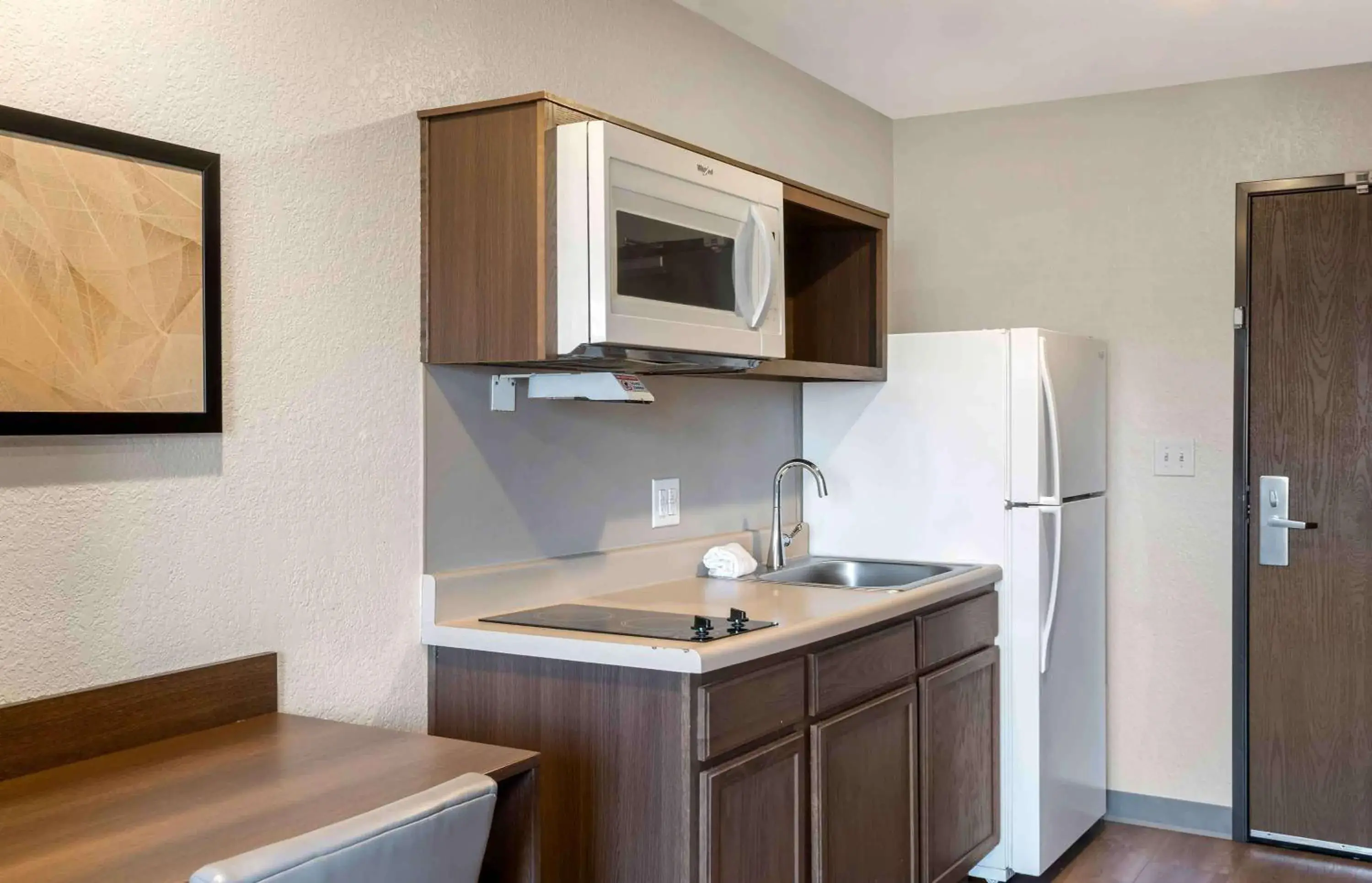 Bedroom, Kitchen/Kitchenette in Extended Stay America Suites - Charlotte - Northlake