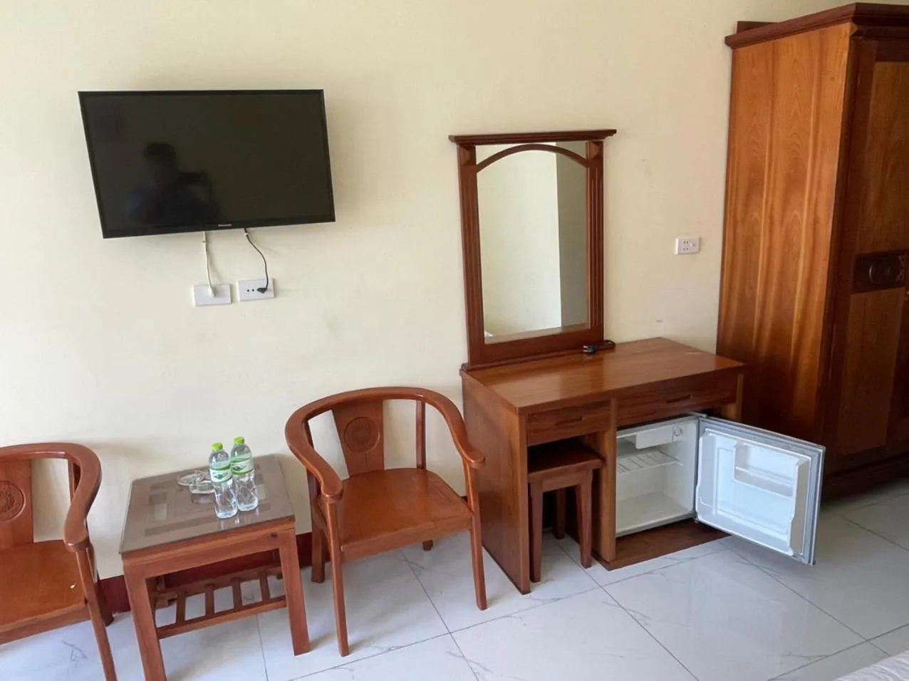 hair dresser in Mekong Hotel