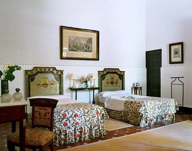 Photo of the whole room, Bed in Palacio de la Rambla