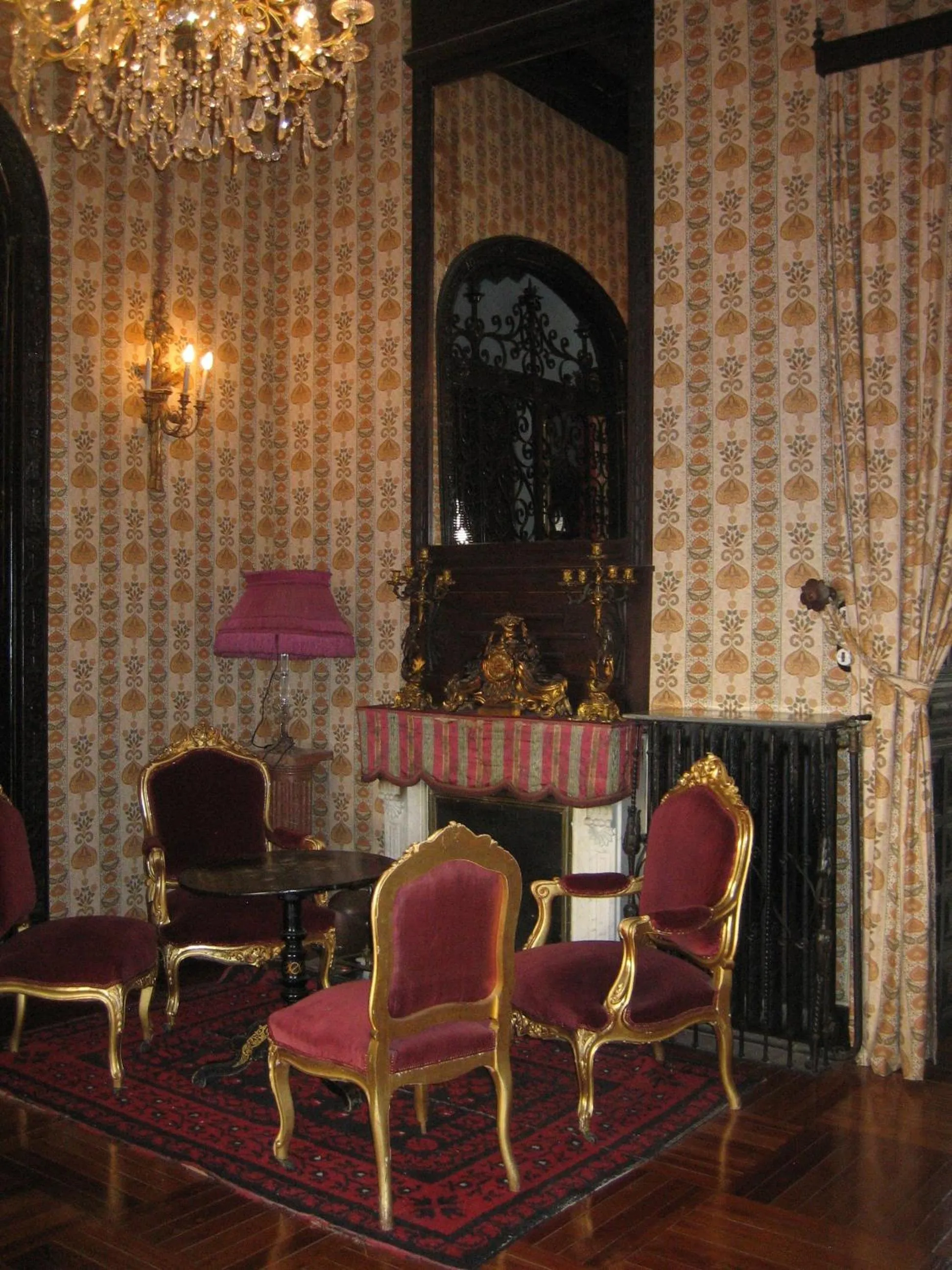 Communal lounge/ TV room in Palacio de la Rambla