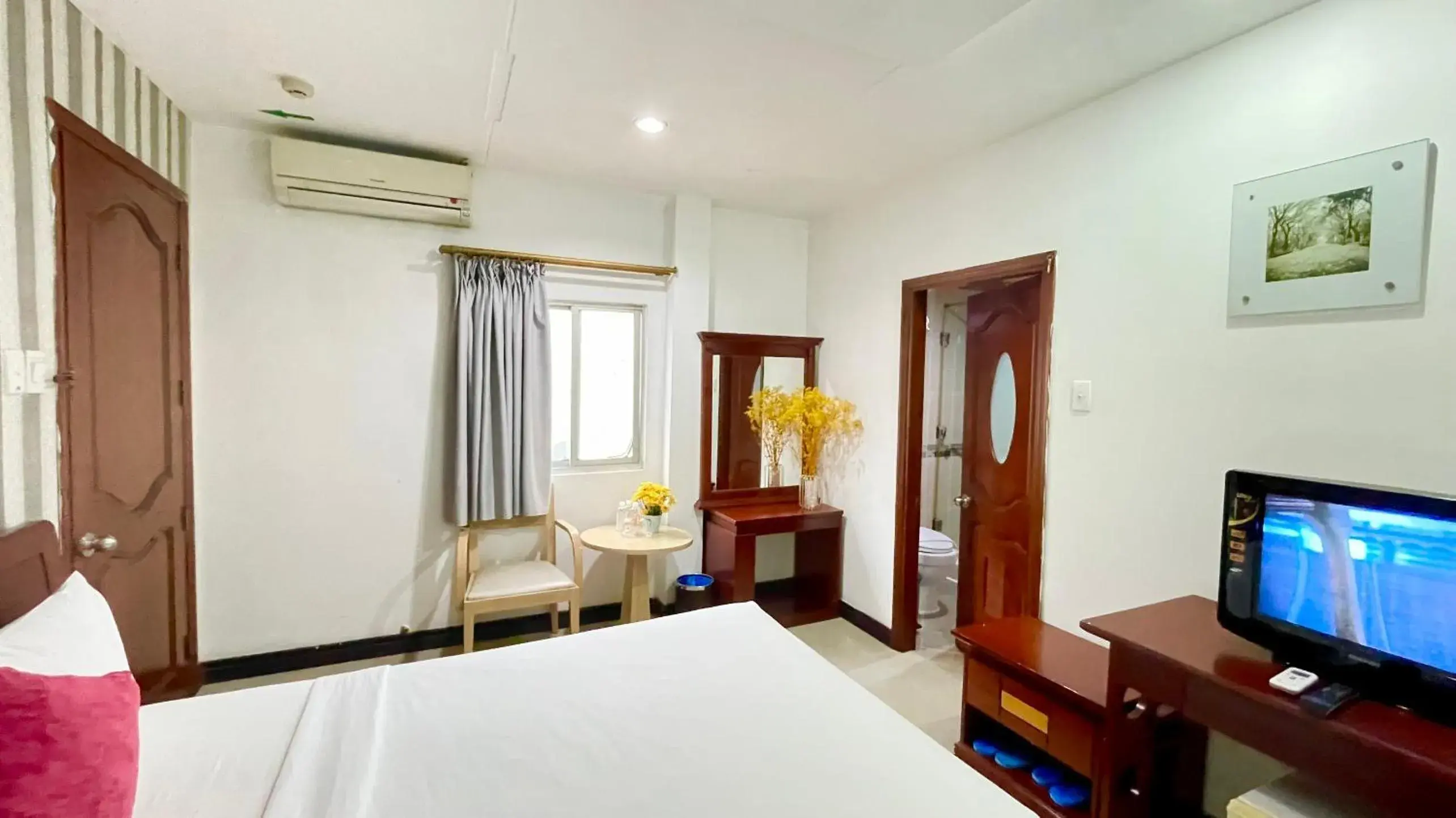 Standard Single Room in Gold hotel, Saigon Standard Single Room in Gold hotel, Saigon