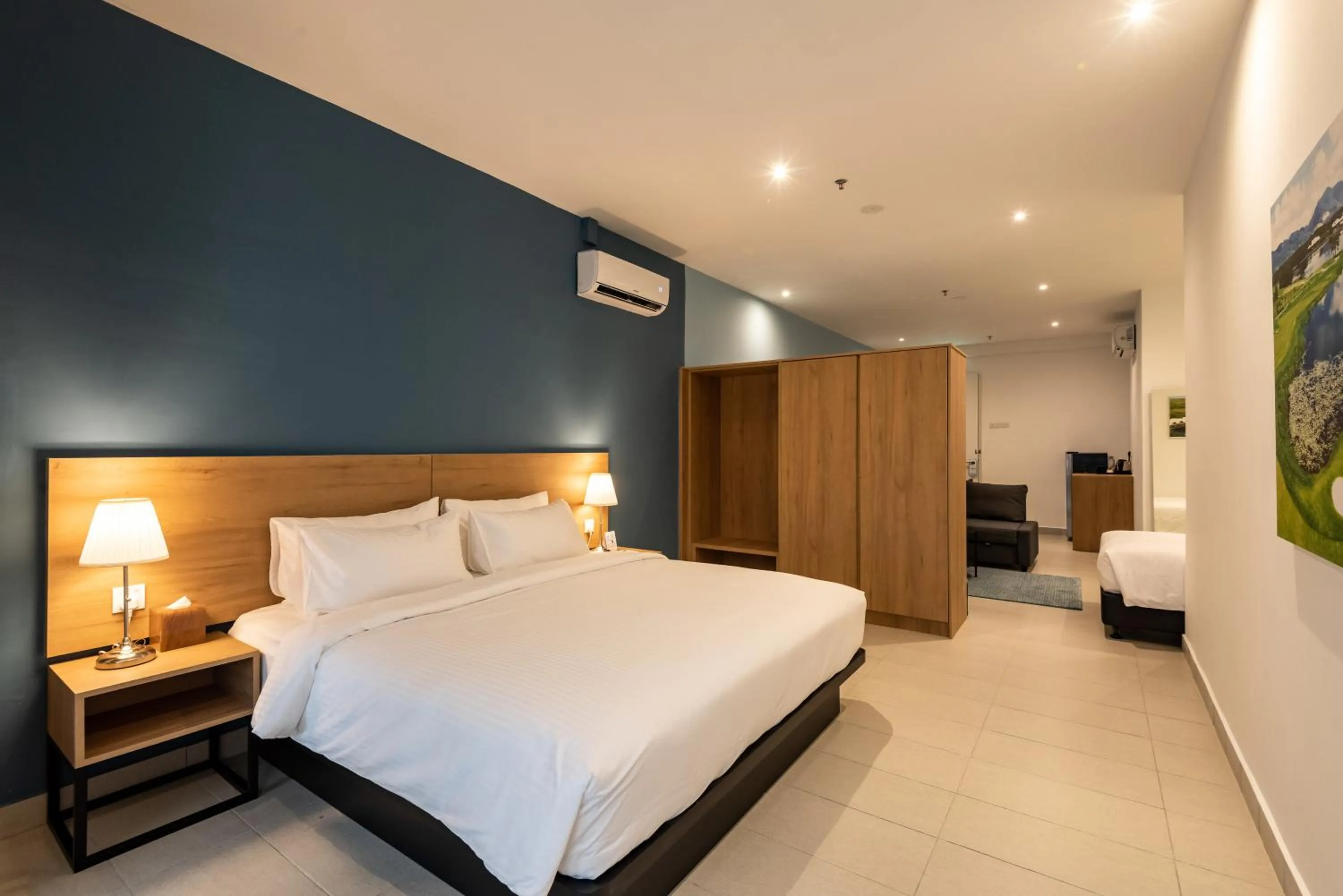 Bed in The Signature Serviced Suites & Office Puchong