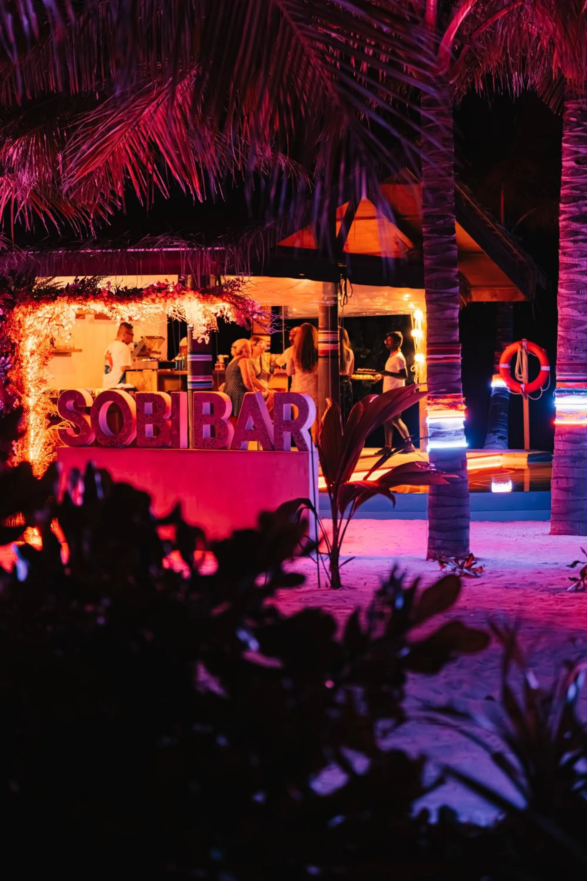 Lounge or bar in Oaga Art Resort Maldives - All Inclusive