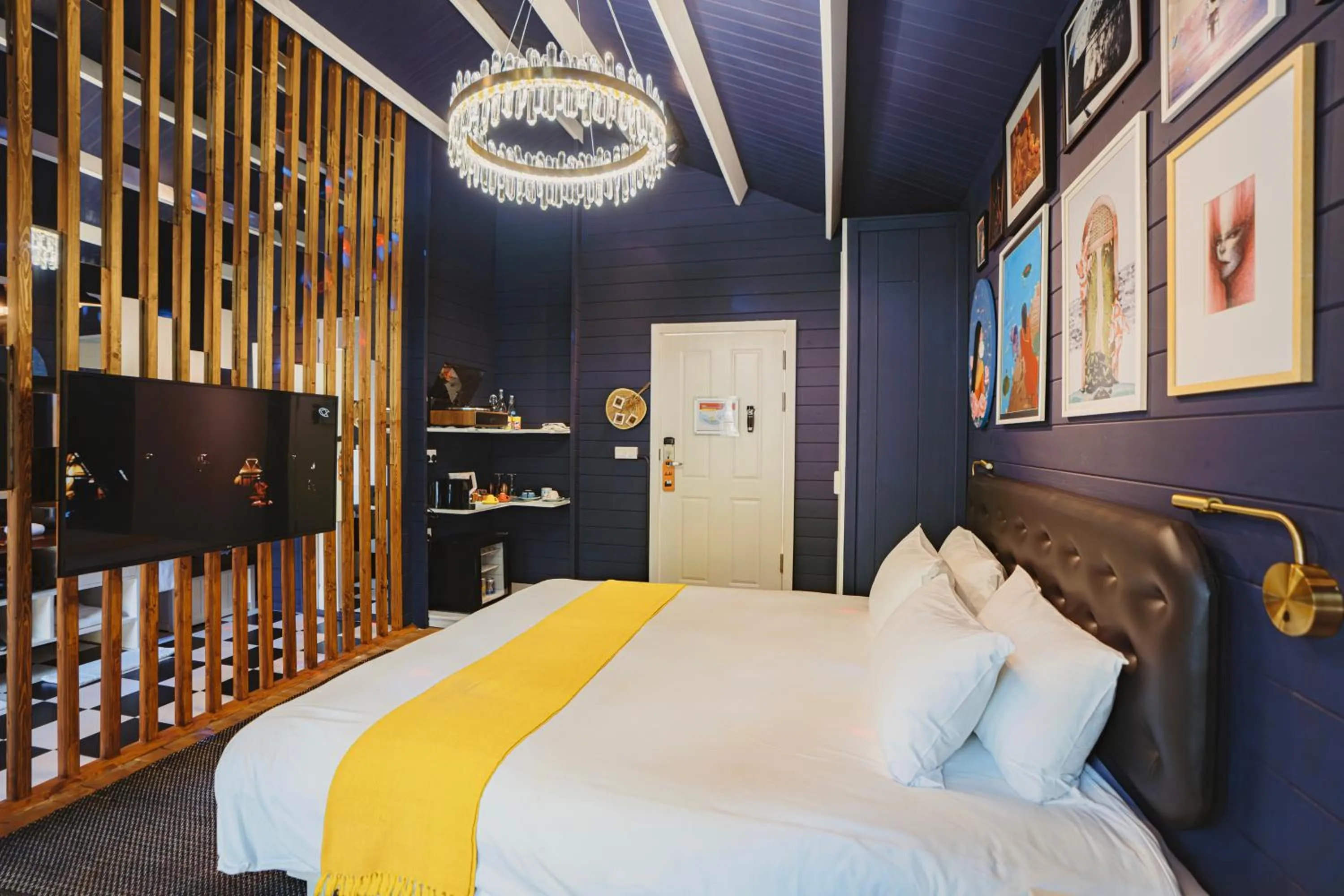 Bed in Oaga Art Resort Maldives - All Inclusive