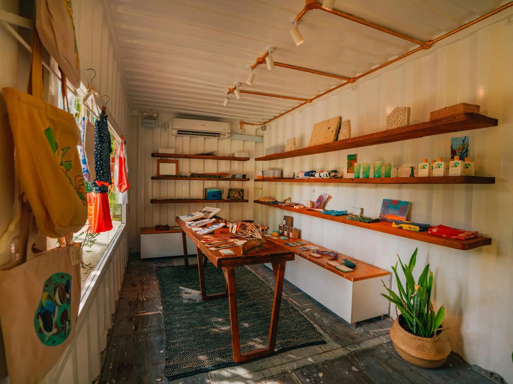 Shopping Area in Oaga Art Resort Maldives - All Inclusive