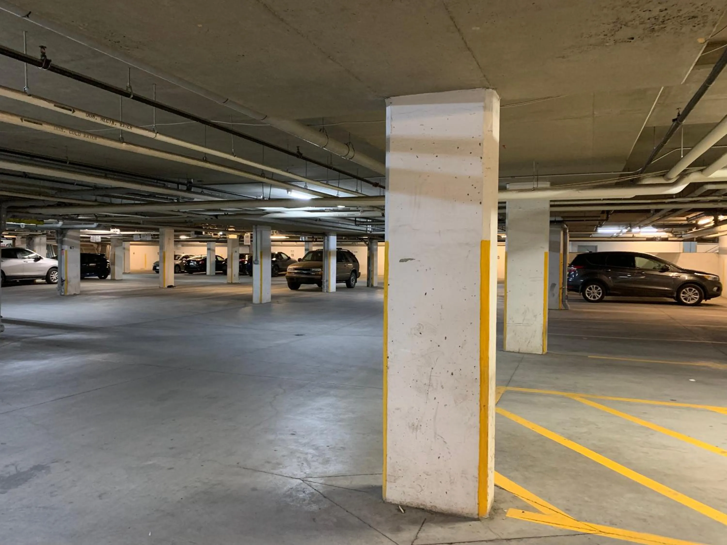 Parking in A Romantic Studio with Full Kitchen & AC-141