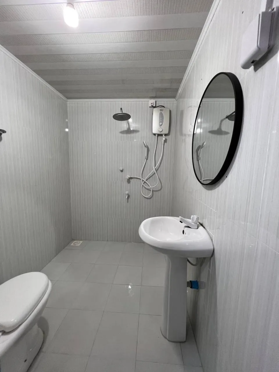 Shower in Gaskara Guesthouse