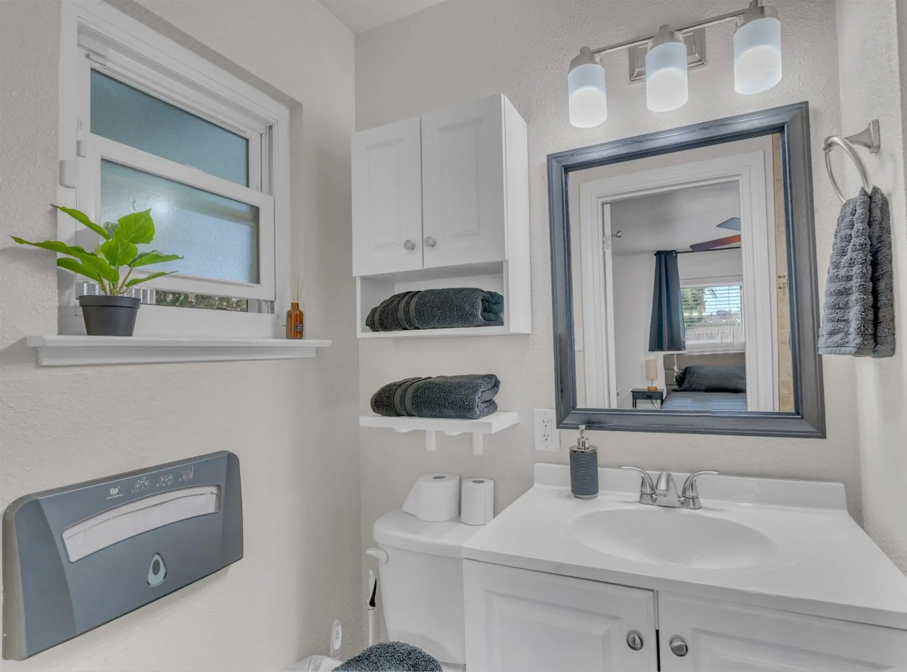 Double Room with Private Bathroom in Tropical Paradise Double Room with Private Bathroom in Tropical Paradise
