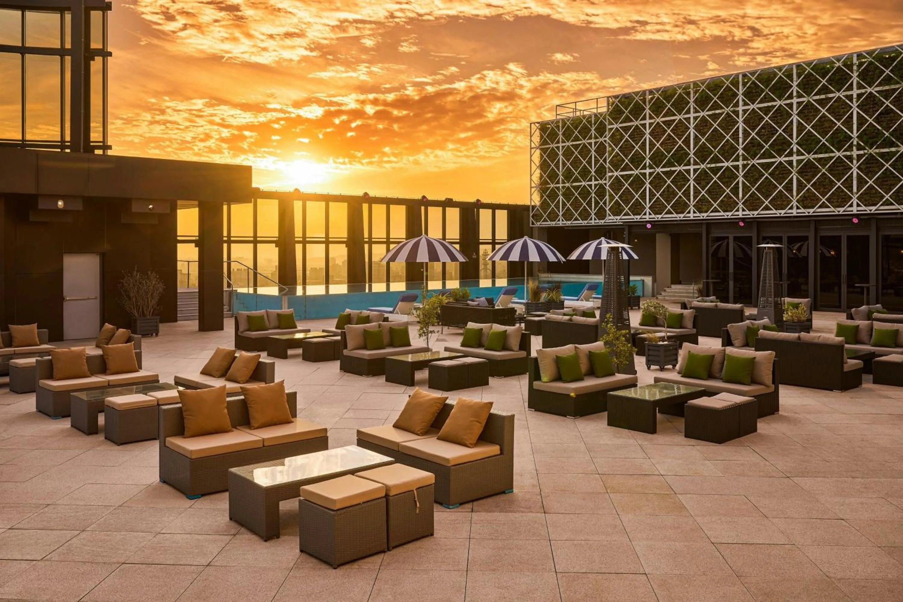 Restaurant/places to eat in Le Meridien Taichung