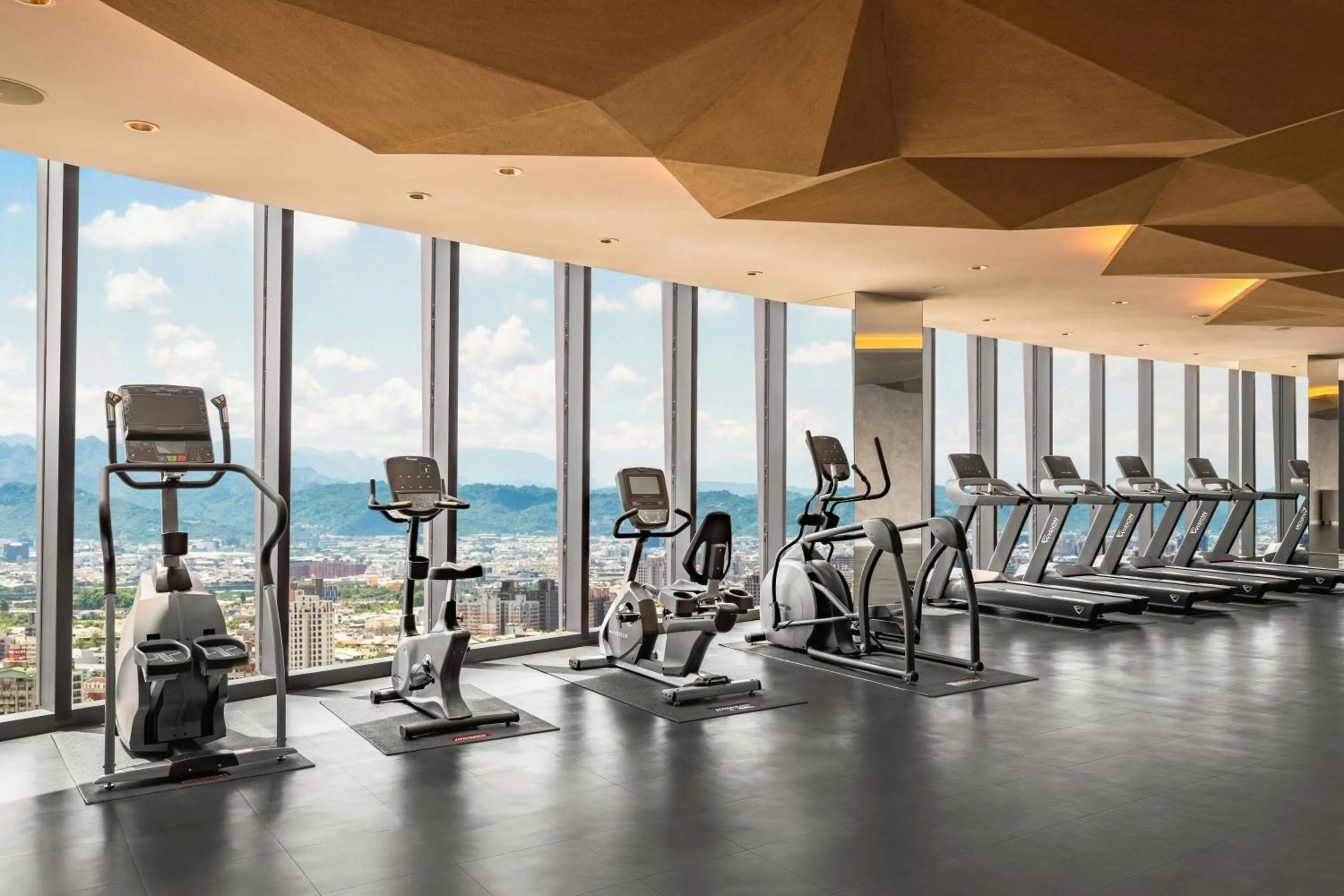 Fitness centre/facilities in Le Meridien Taichung