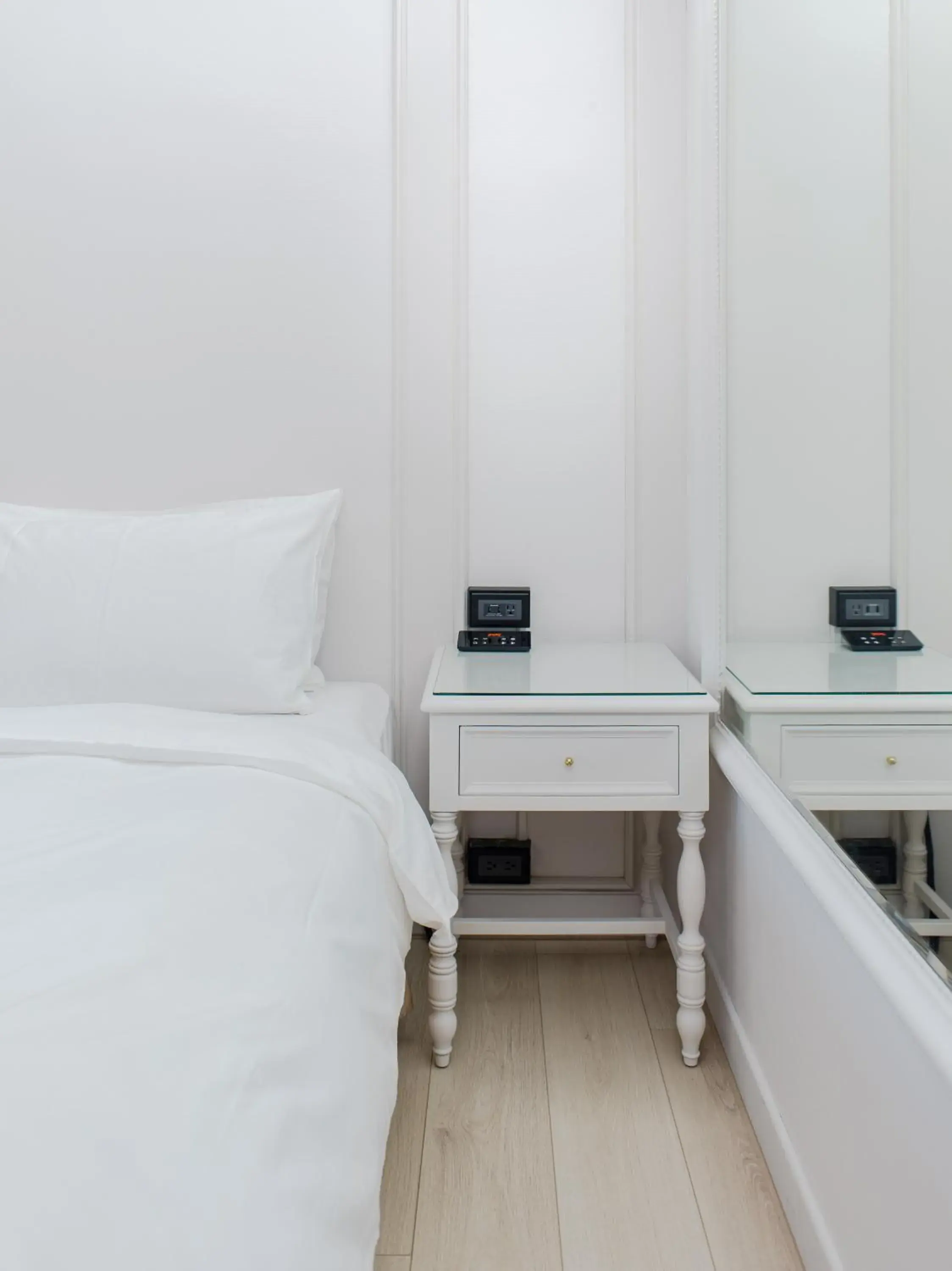 hair dresser, Bed in Archess Hotel hair dresser, Bed in Archess Hotel