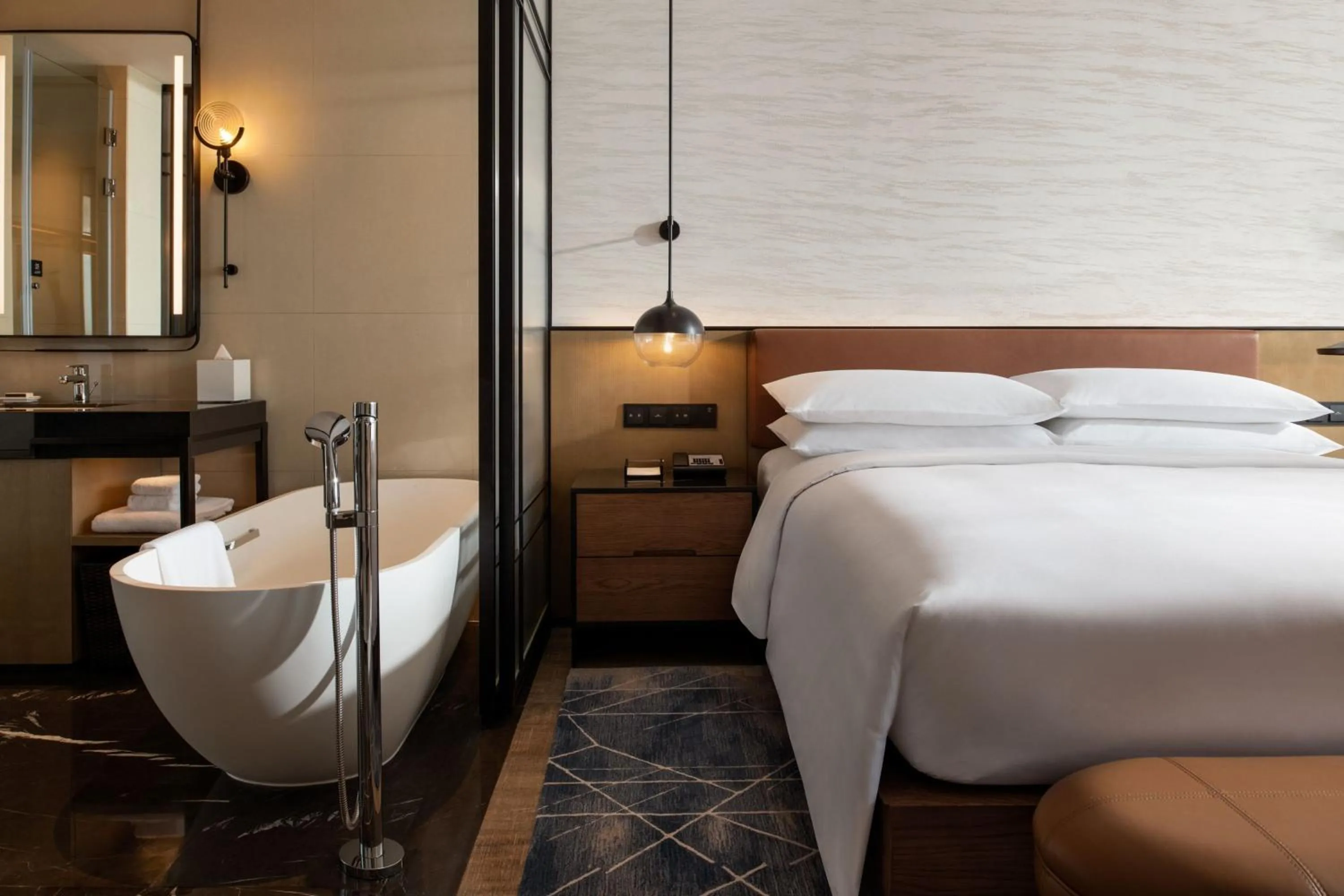 Photo of the whole room, Bed in Sheraton Ningbo Xiangshan Resort