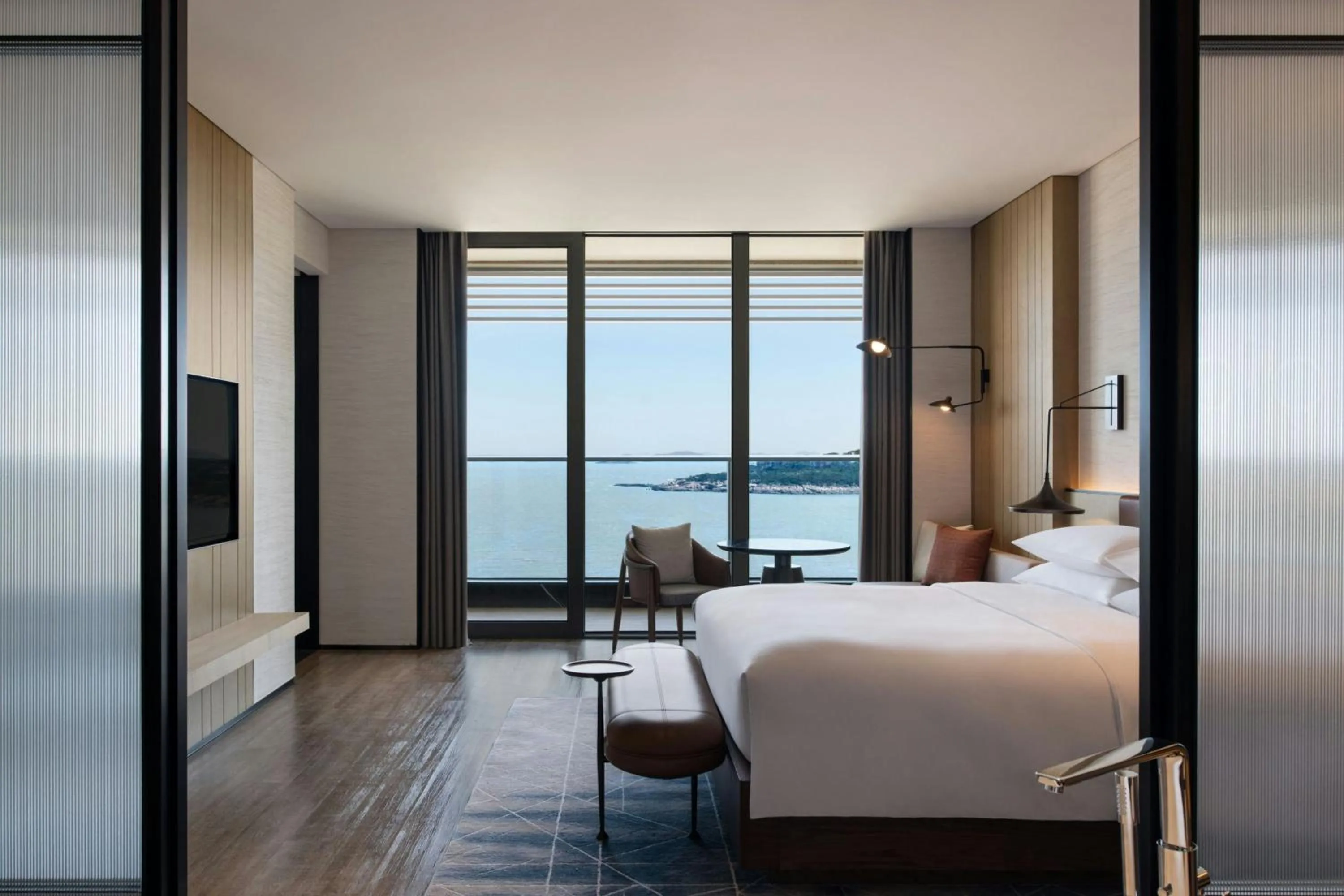 Photo of the whole room, Bed in Sheraton Ningbo Xiangshan Resort