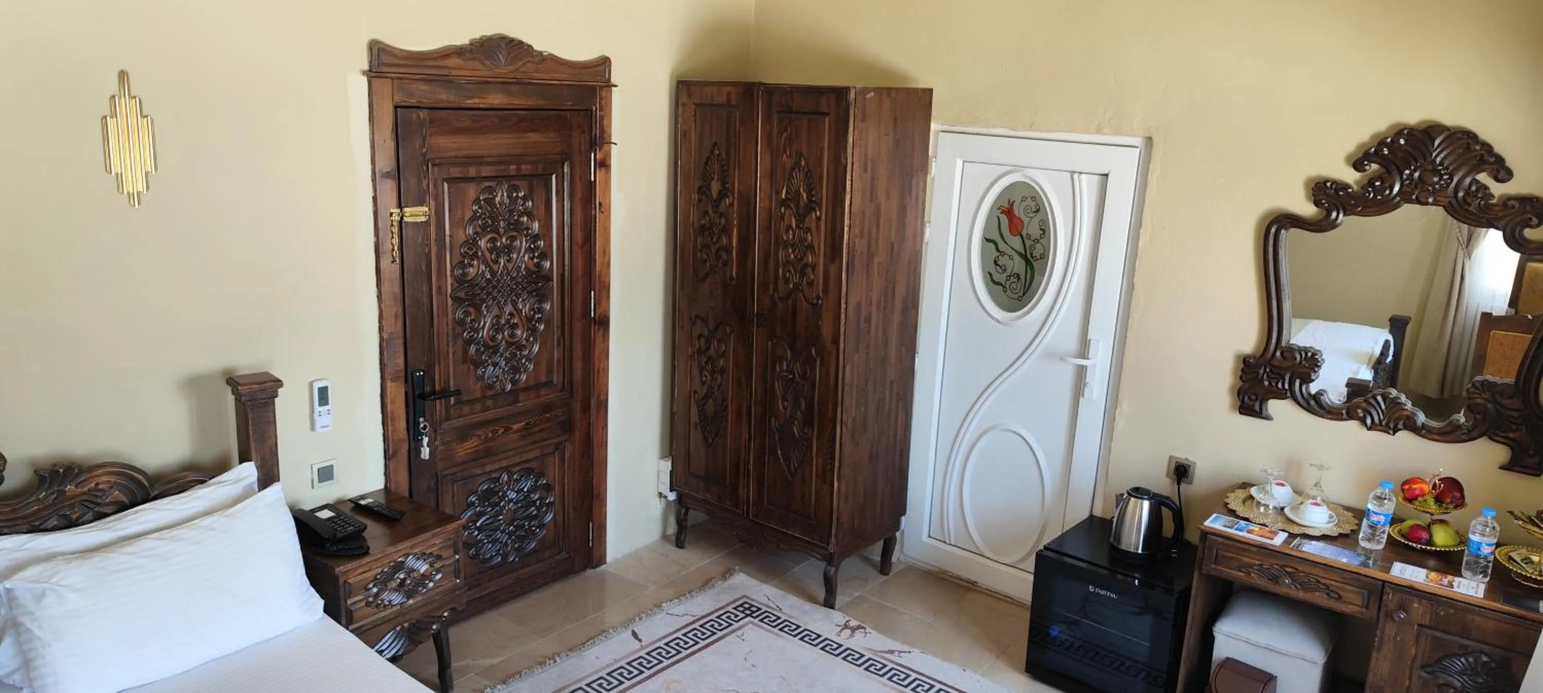 Photo of the whole room, Bed in CARRA KONAĞI