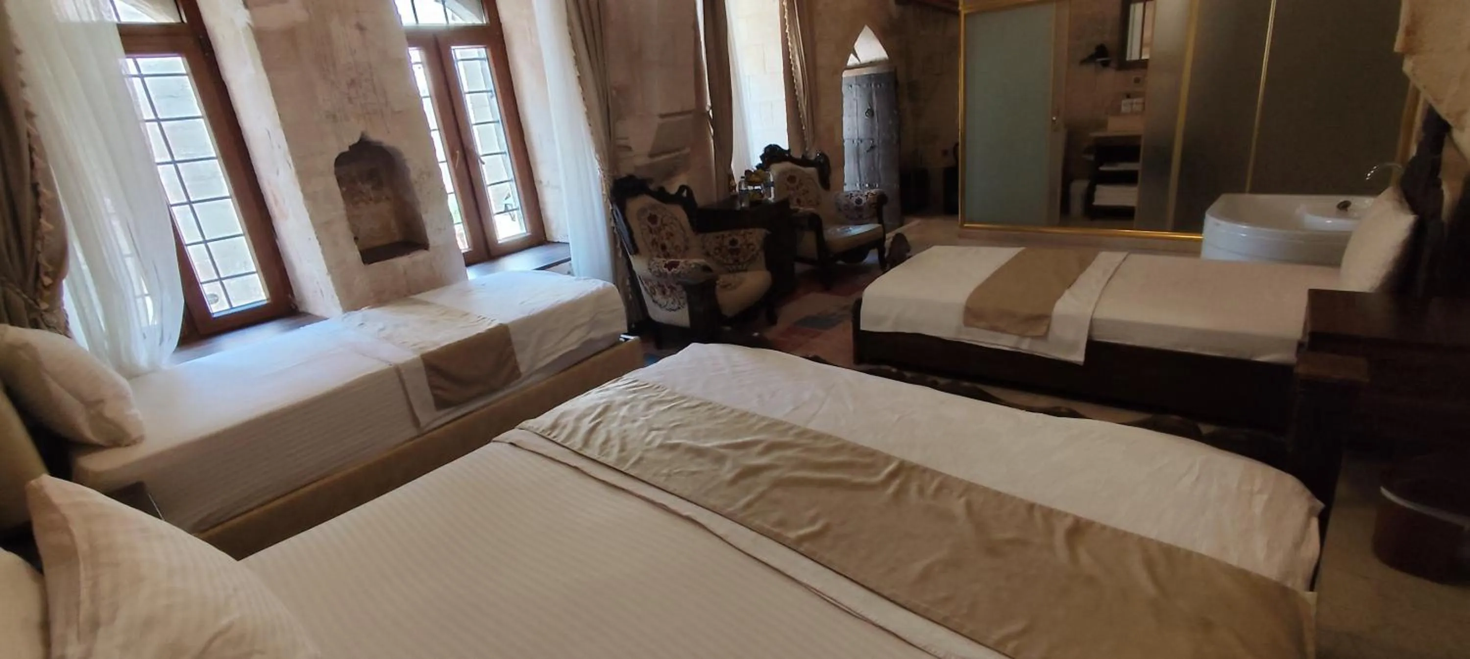 Photo of the whole room, Bed in CARRA KONAĞI