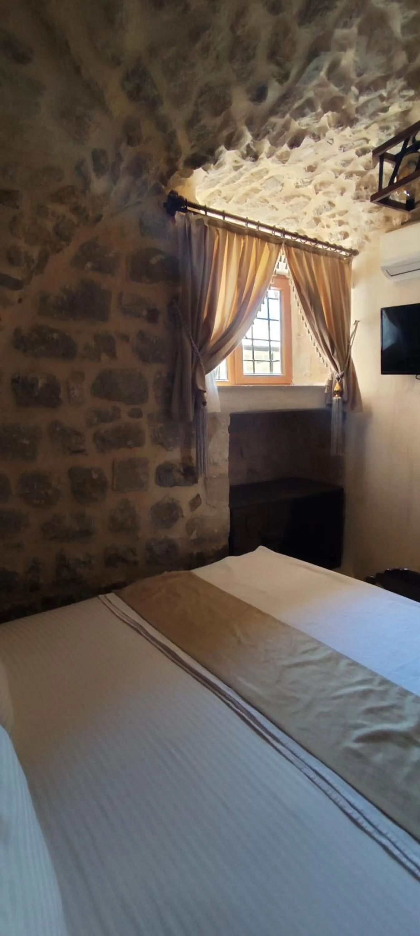 Photo of the whole room, Bed in CARRA KONAĞI