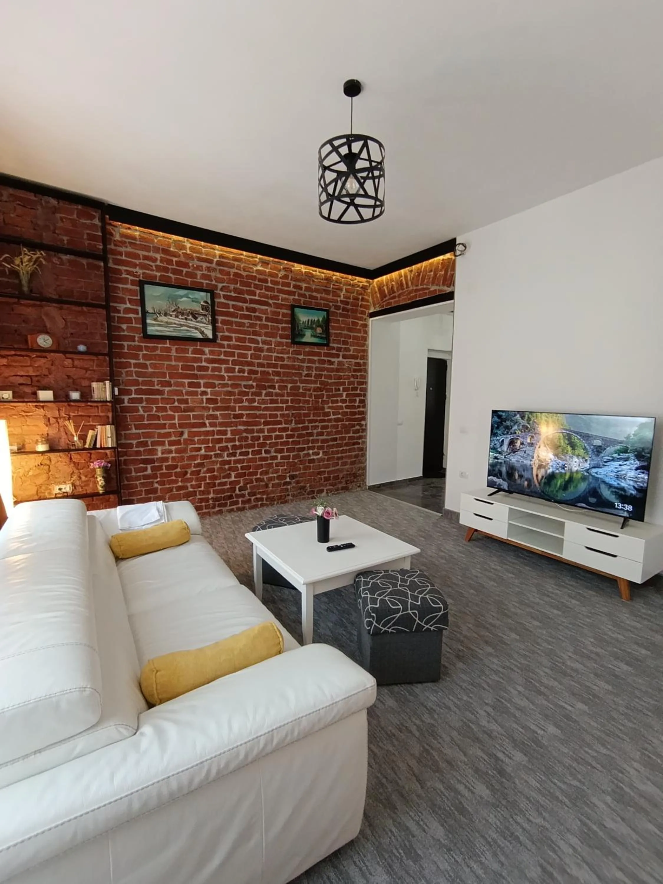 One-Bedroom Apartment in Apartament ultracentral