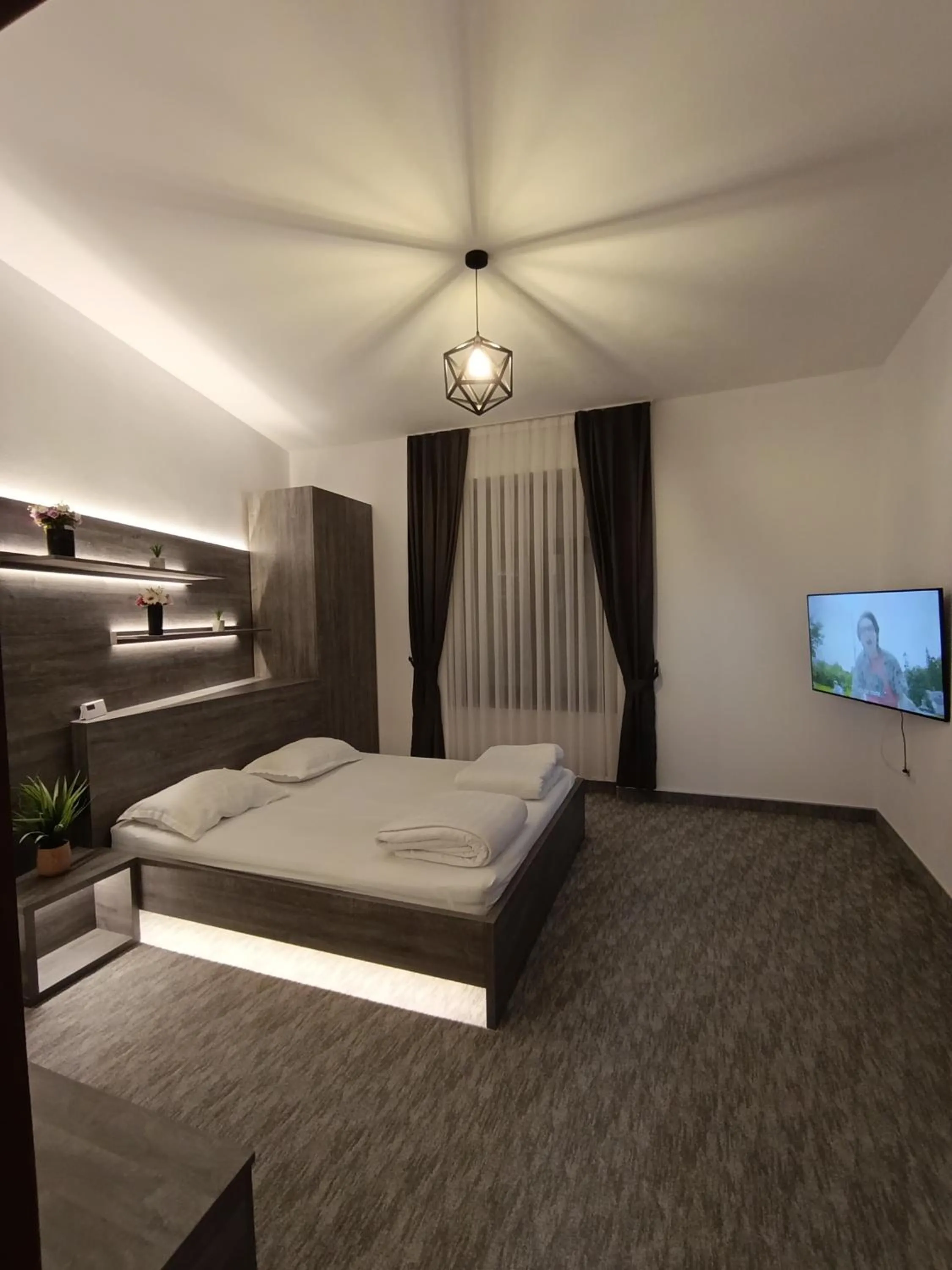 Bedroom, Bed in Apartament ultracentral