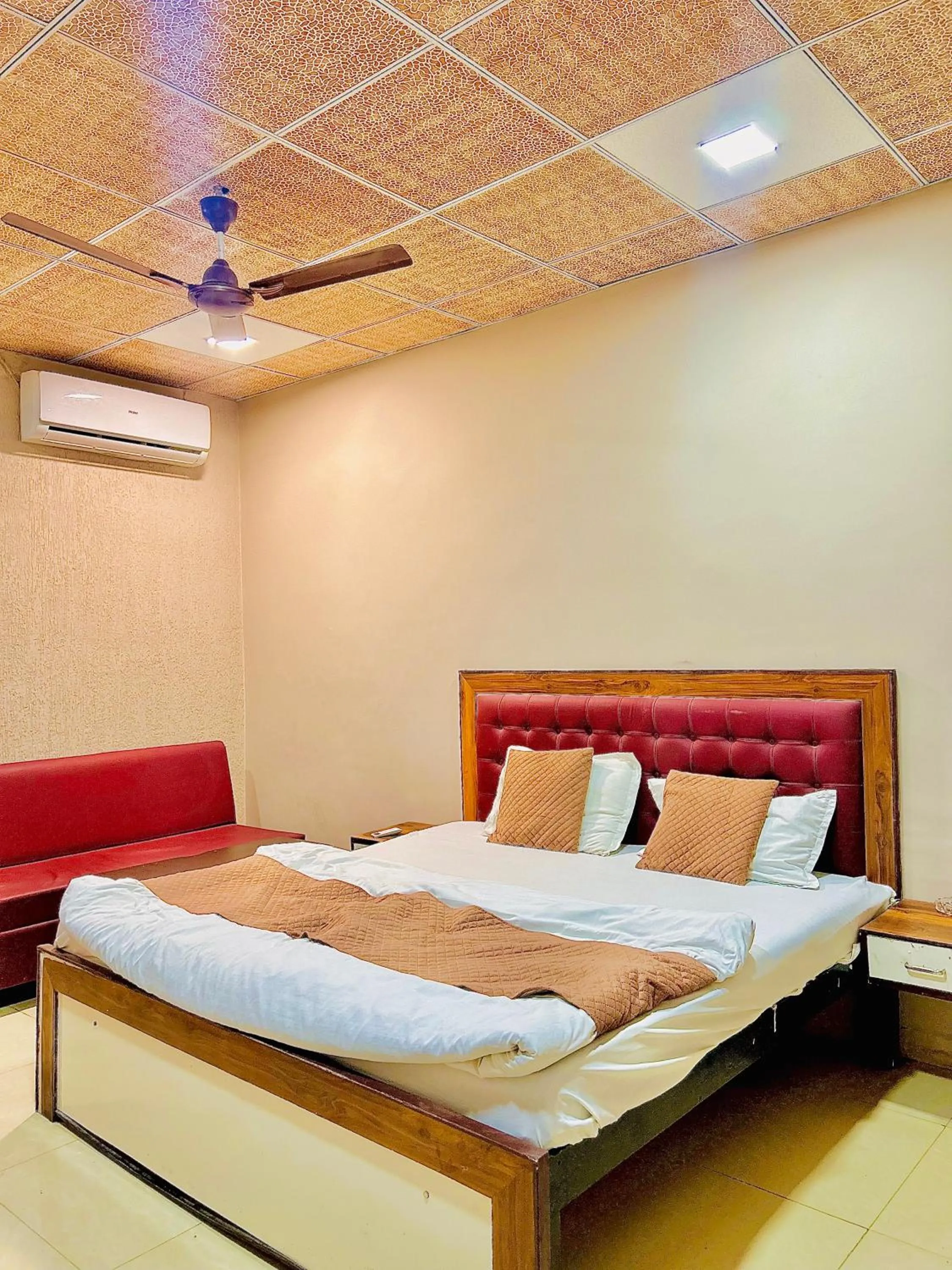 Bed in JAGTARA RESIDENCY