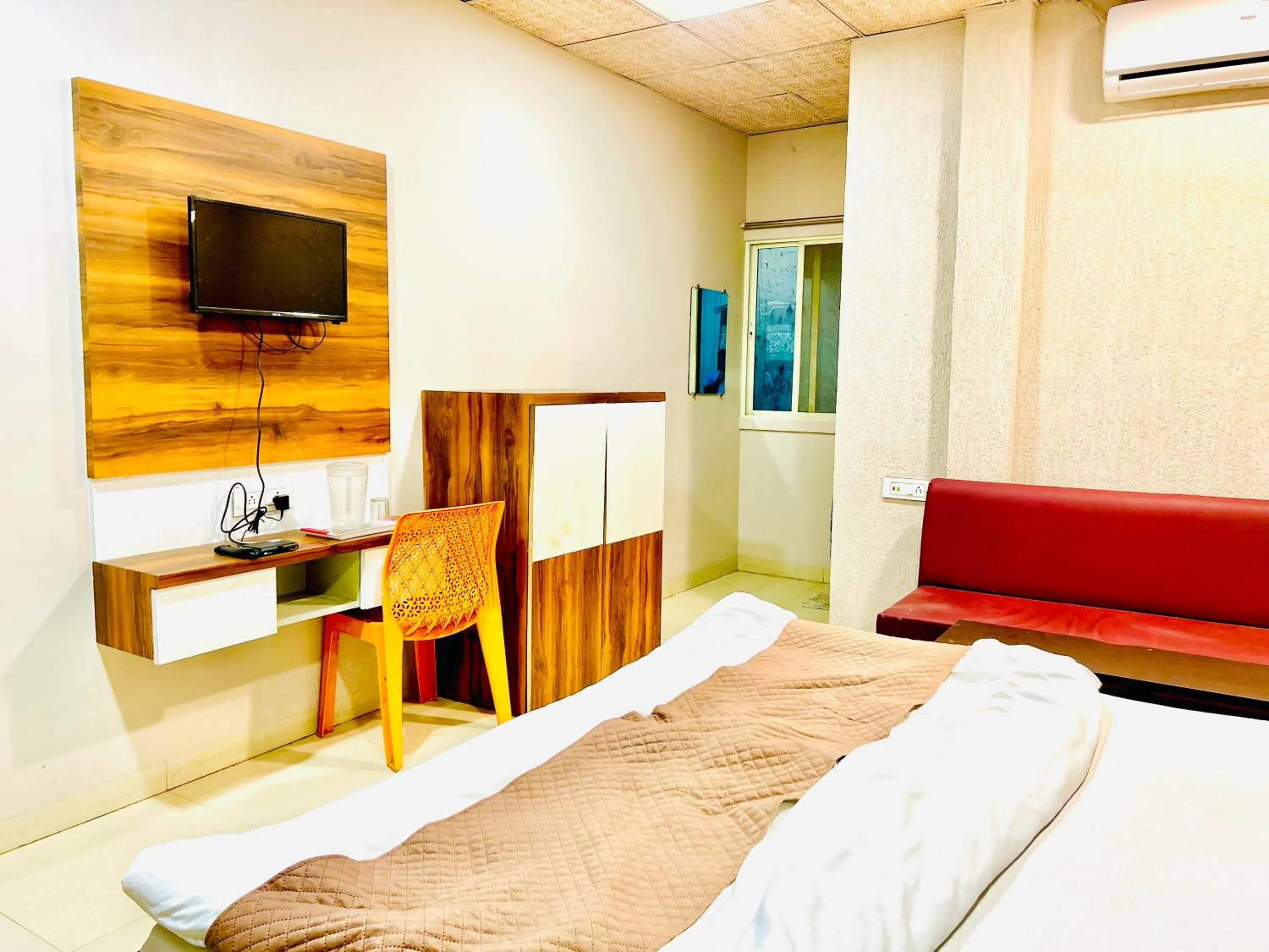 Photo of the whole room, Bed in JAGTARA RESIDENCY