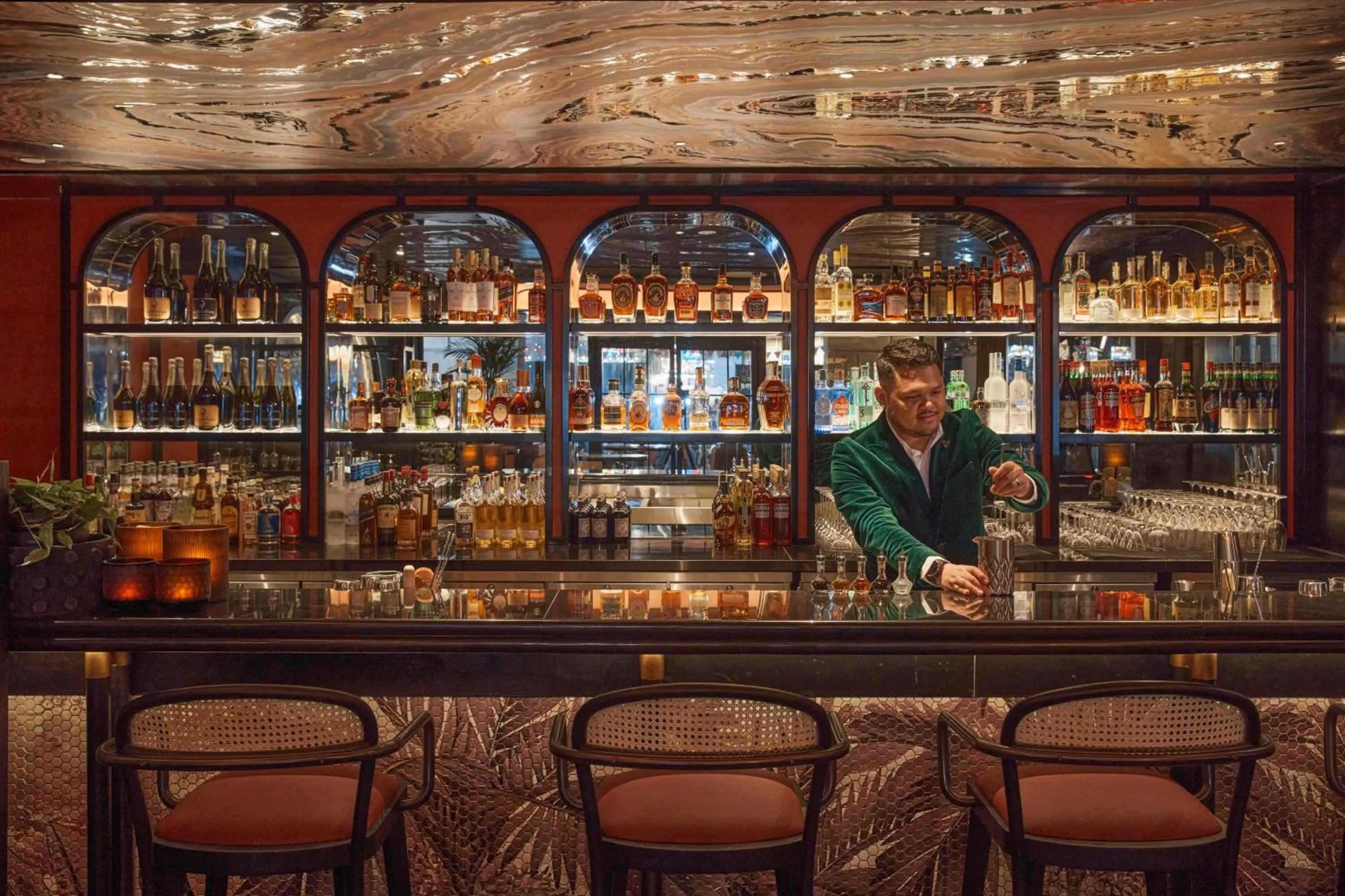 Lounge or bar in QT Singapore