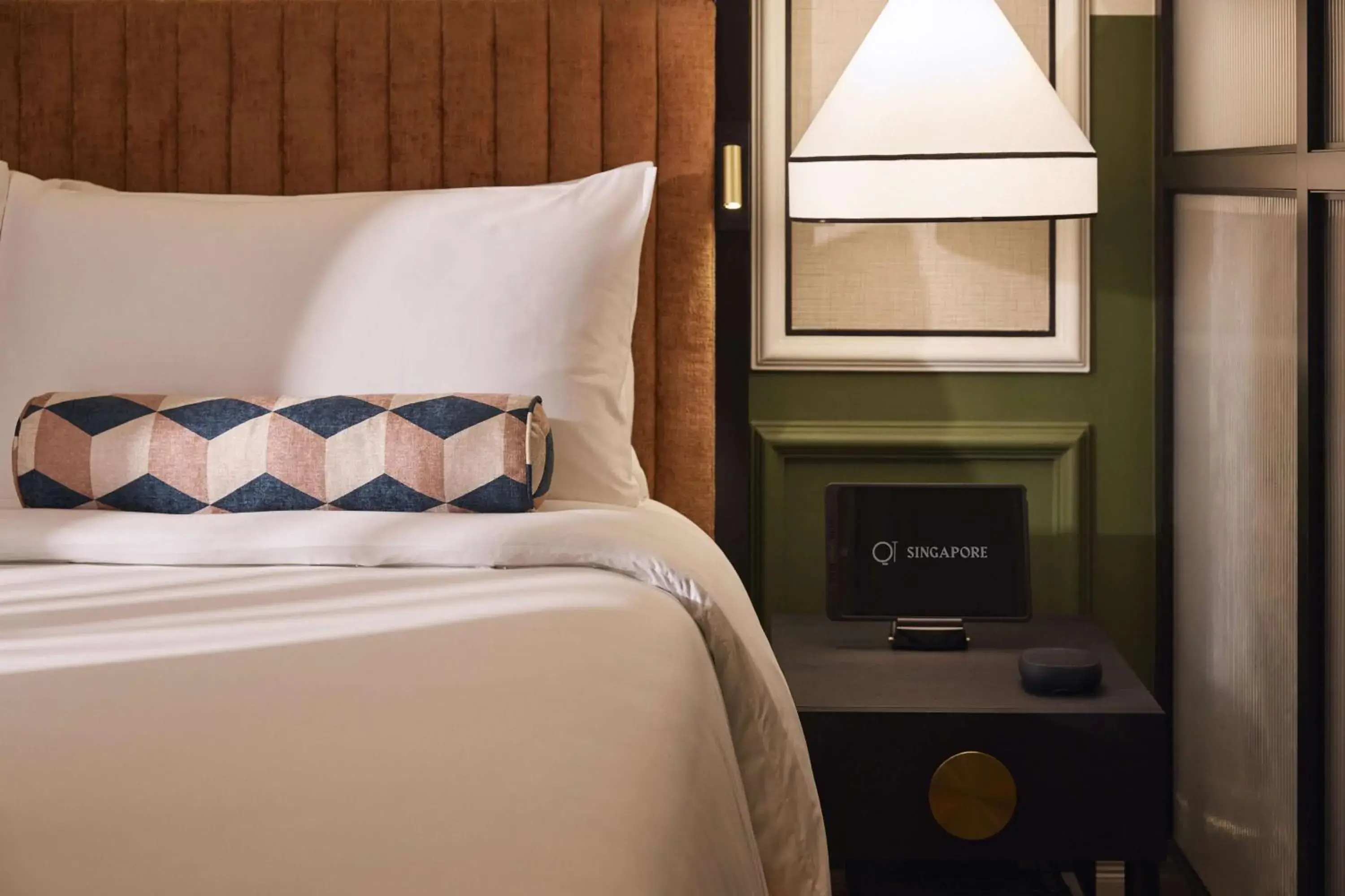 Bedroom, Bed in QT Singapore Bedroom, Bed in QT Singapore