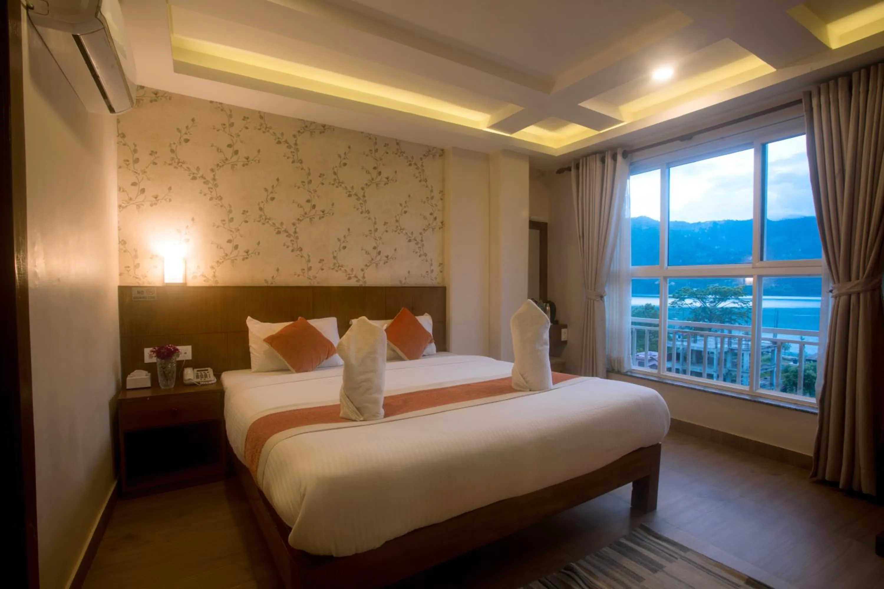 Bed in Hotel Lake Himalaya