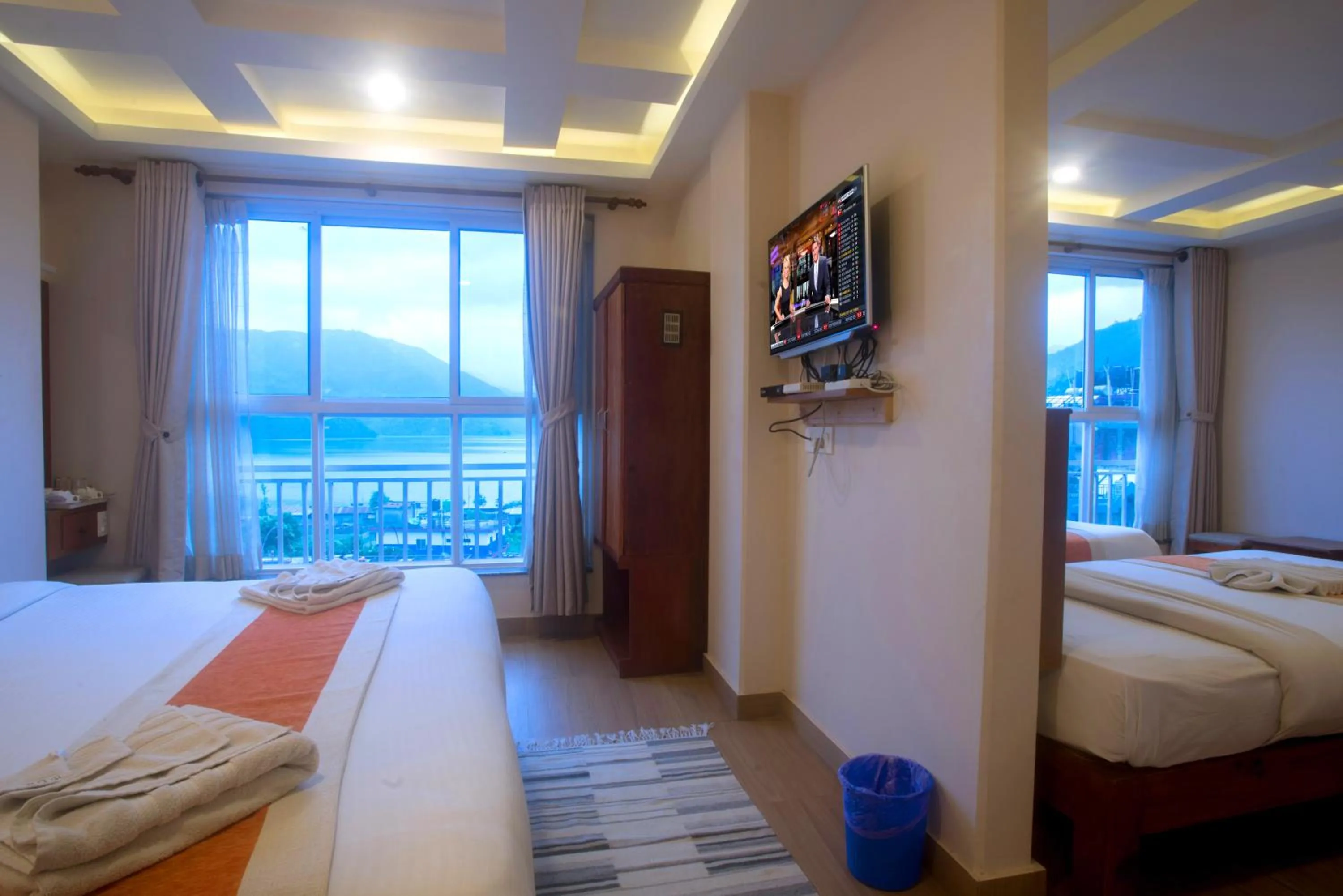 Bedroom, Bed in Hotel Lake Himalaya