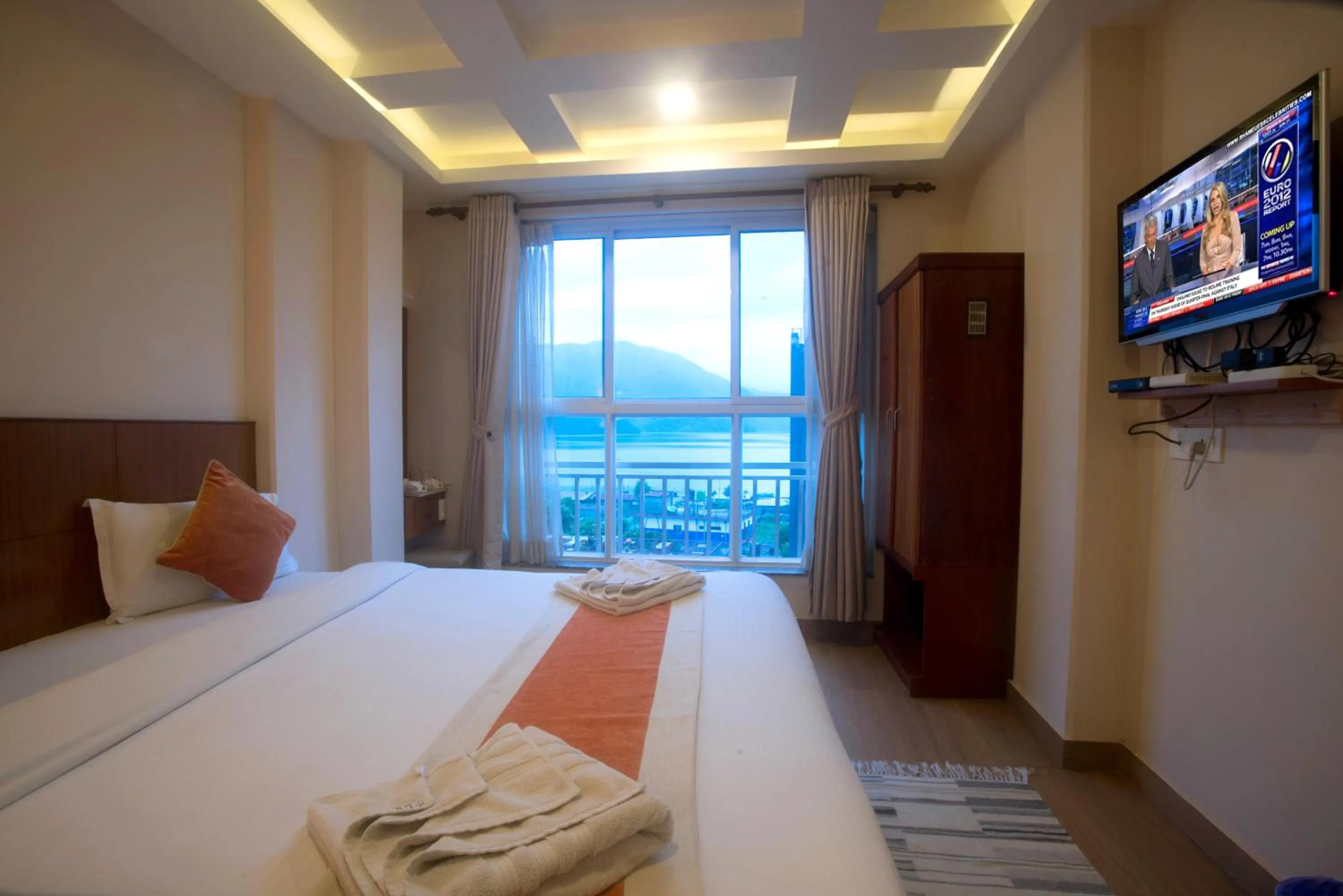 Bedroom, Bed in Hotel Lake Himalaya