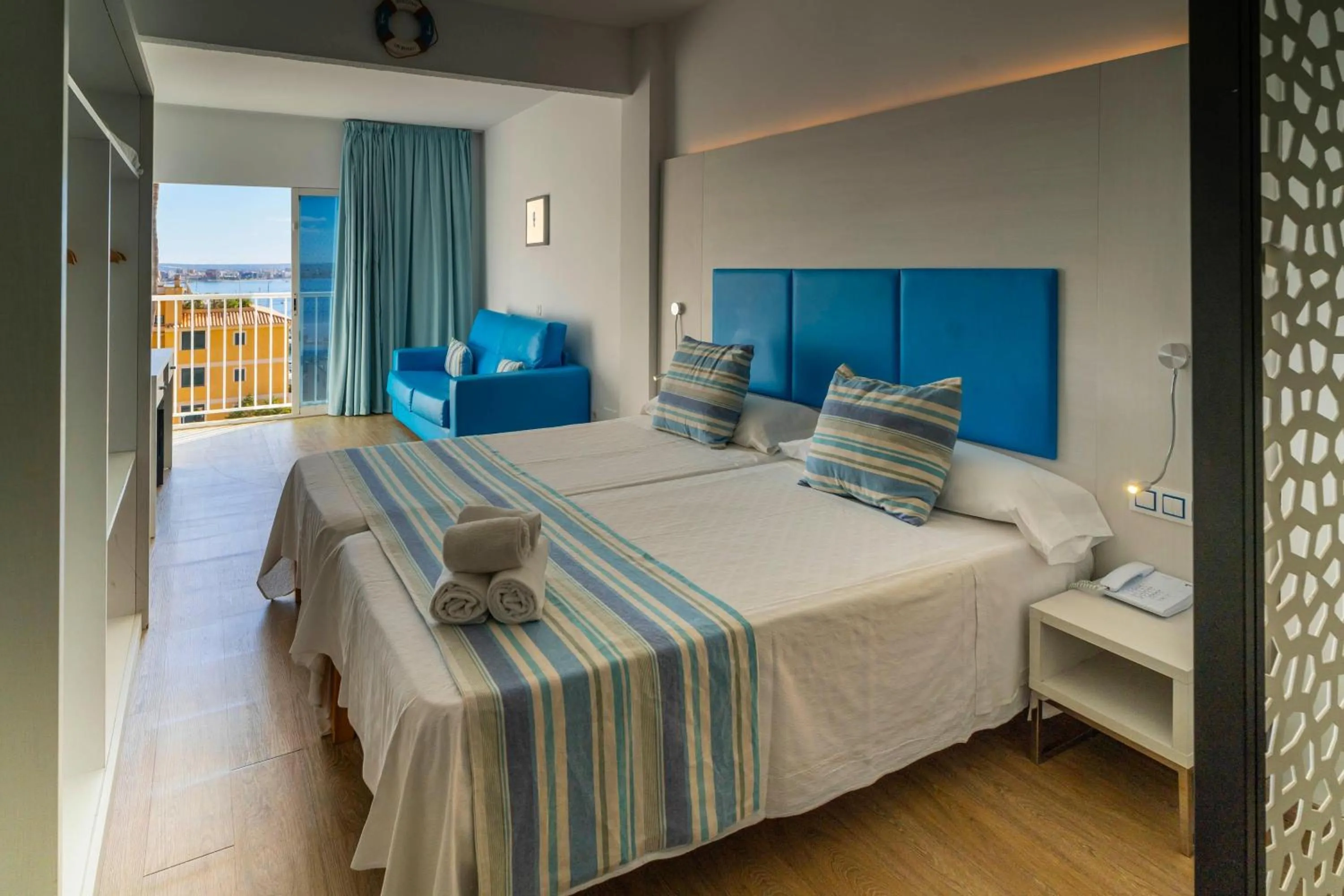 Photo of the whole room, Bed in Hotel Amic Horizonte